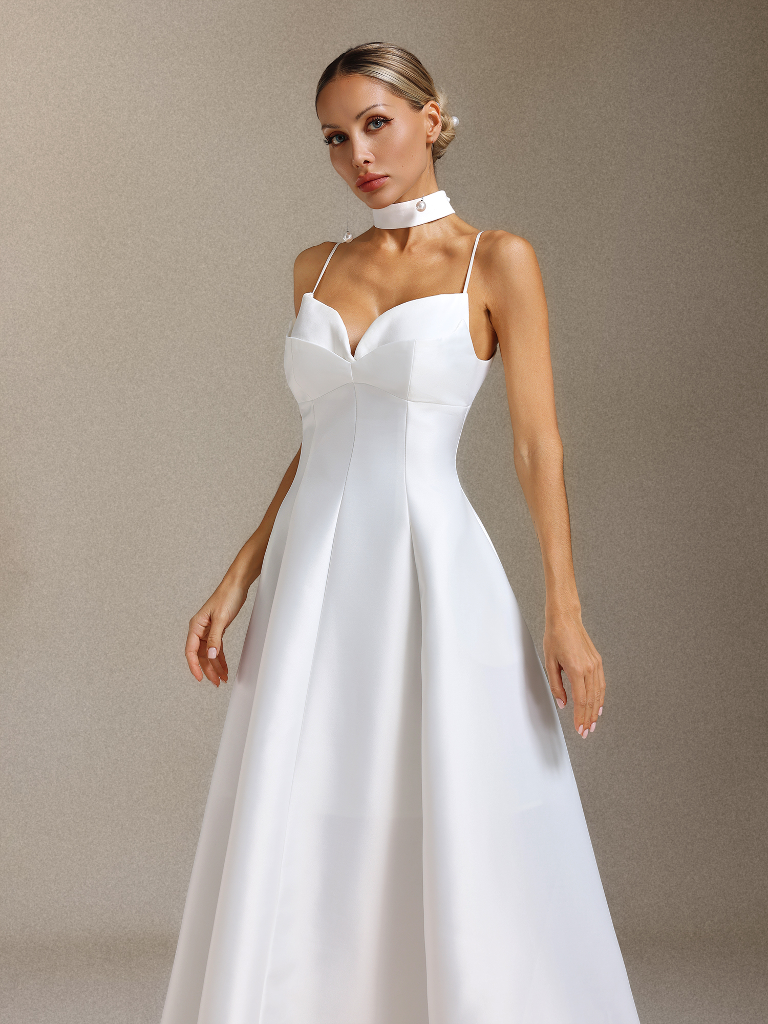 Sabrina Backless Splicing Waist-cinching V-neck halter midi dress