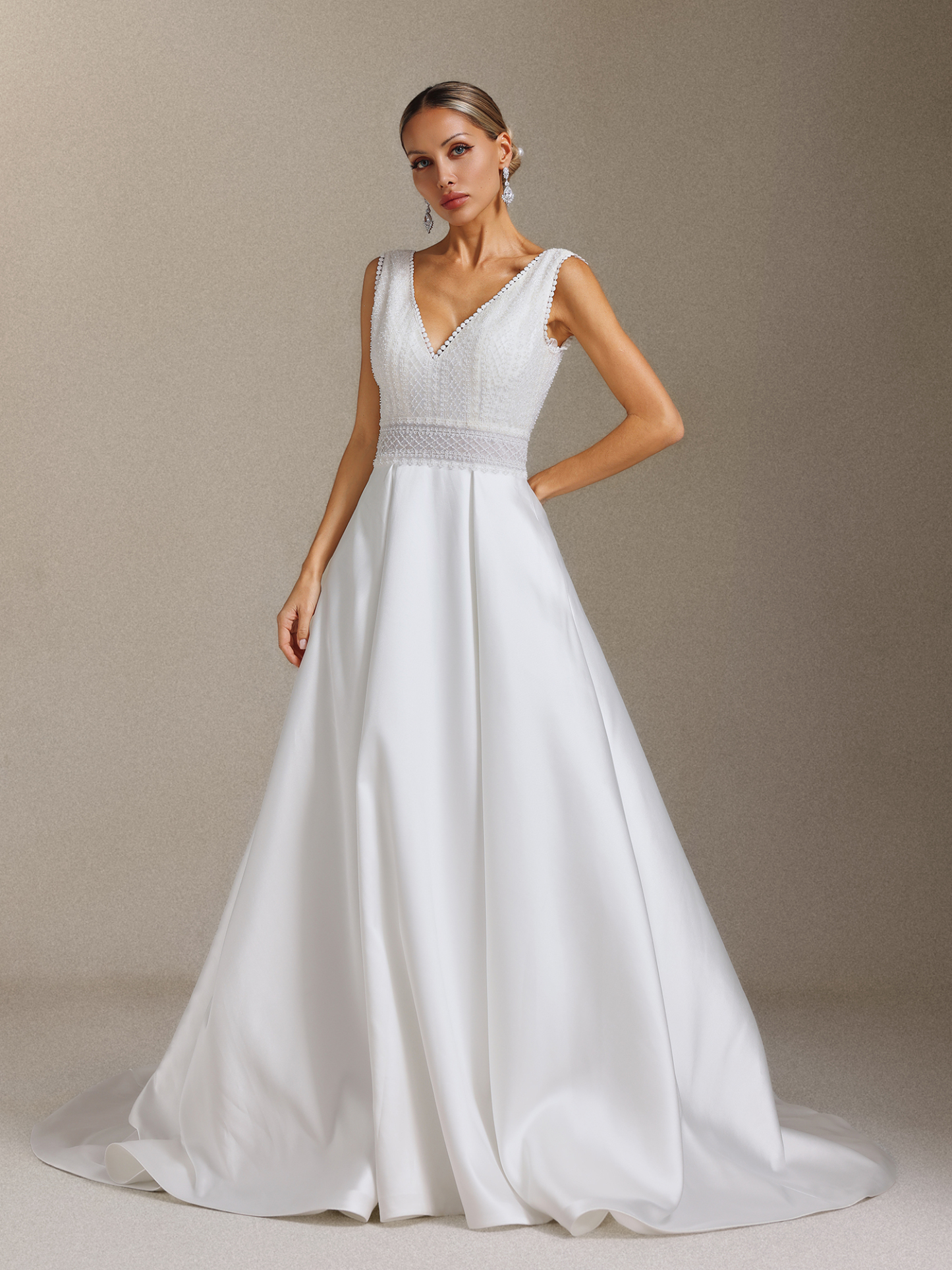 Yalyka Deep V-neck sleeveless high-waisted wedding maxi dress
