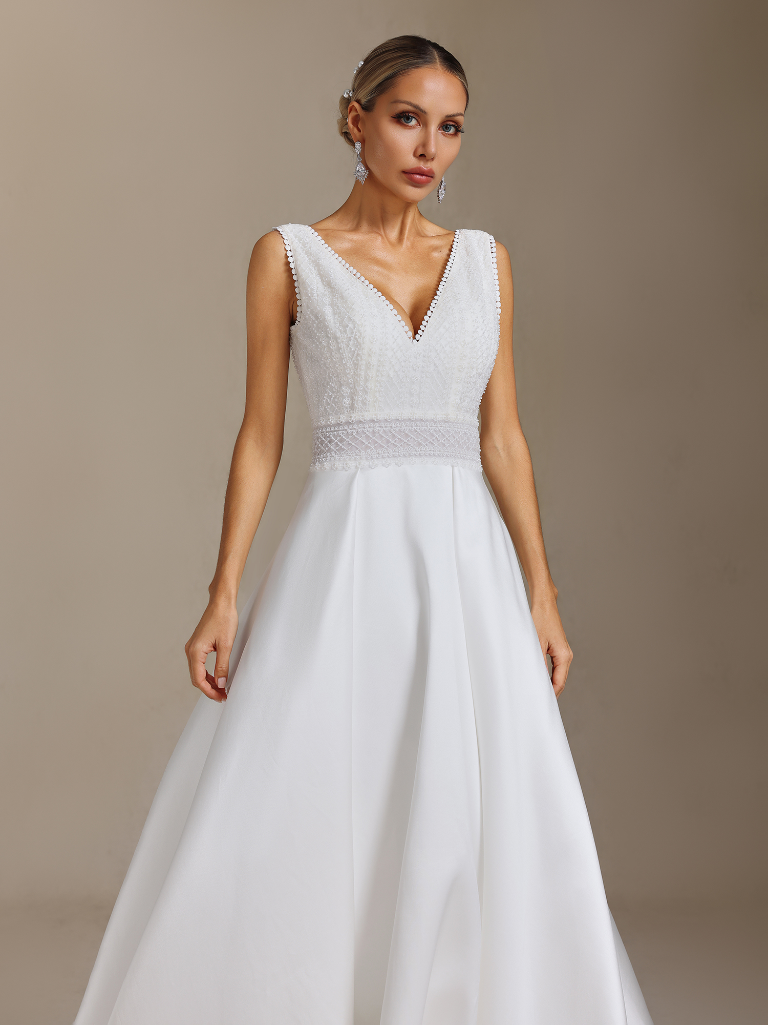 Yalyka Deep V-neck sleeveless high-waisted wedding maxi dress