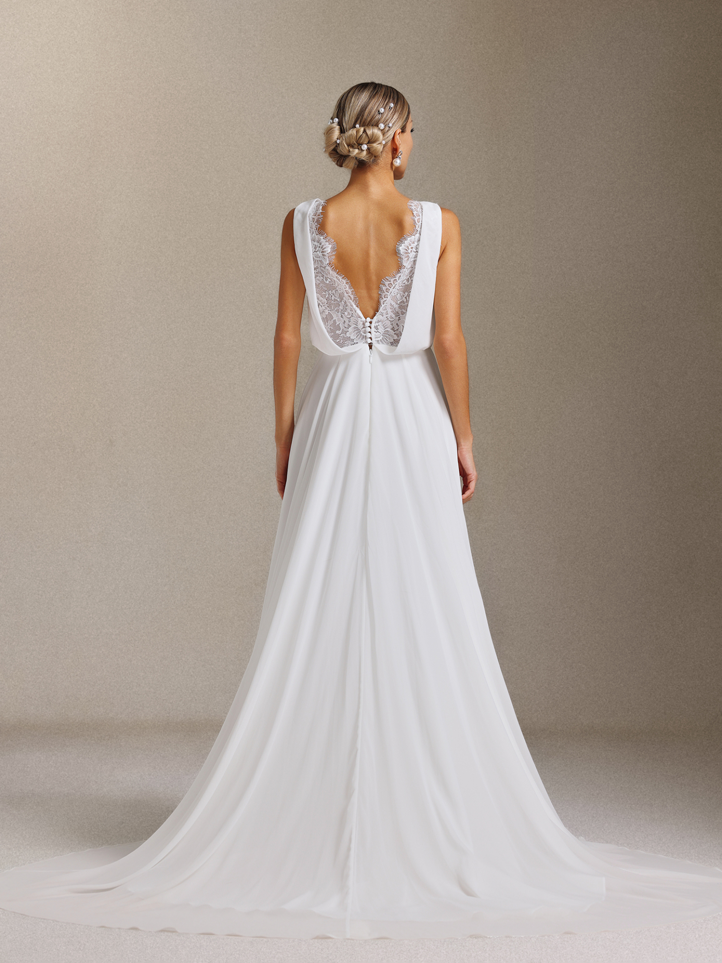 Kerade Pleated V-neck backless Maxi wedding Dress