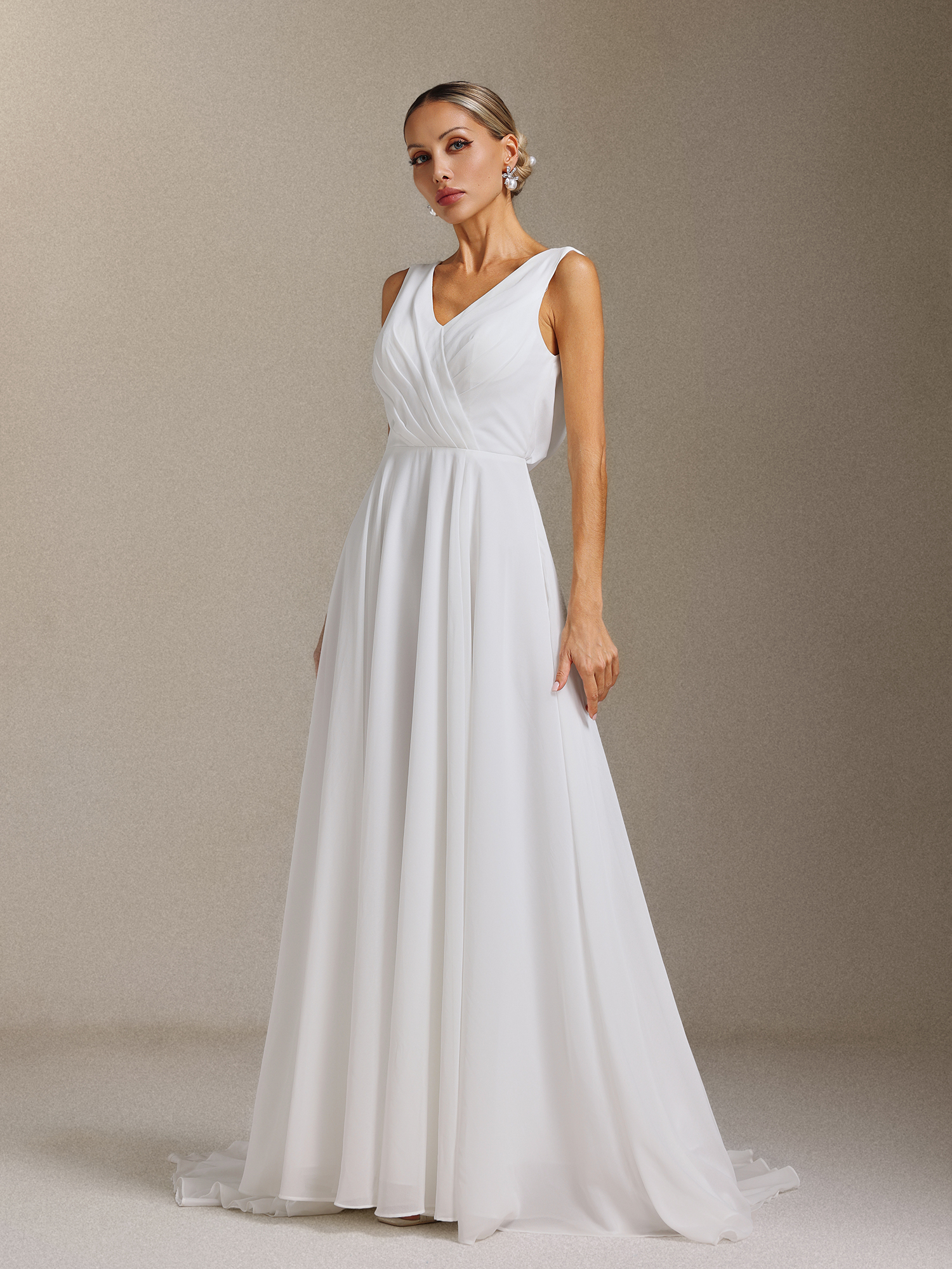 Kerade Pleated V-neck backless Maxi wedding Dress