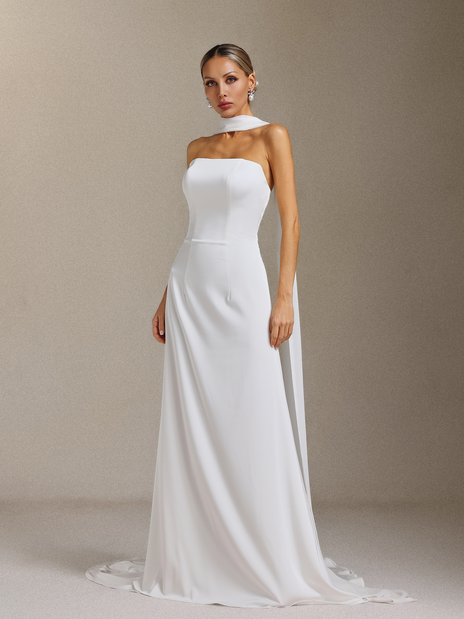 Zaniah Strapless  tail-drag  form-fitting long wedding dress
