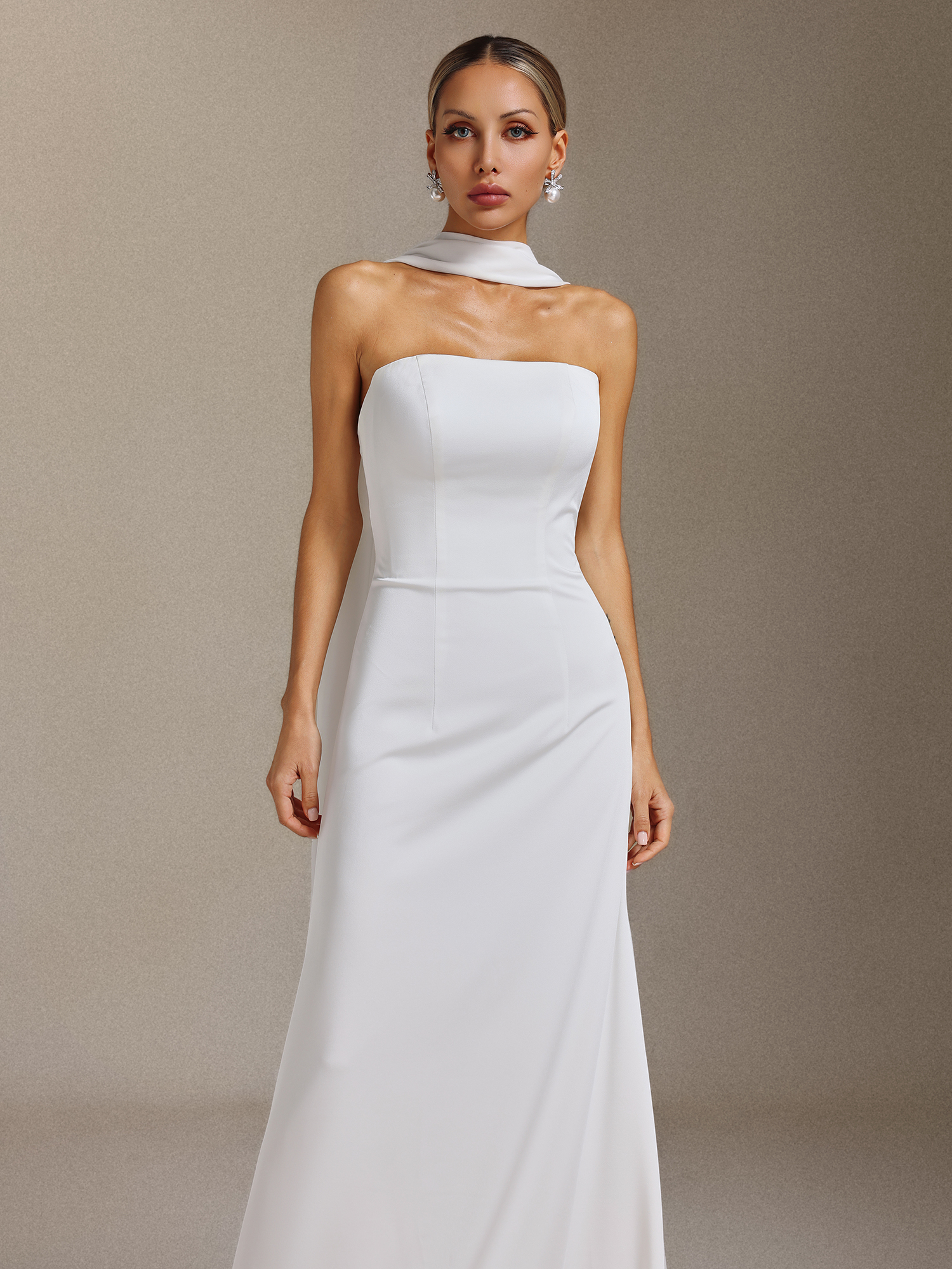 Zaniah Strapless  tail-drag  form-fitting long wedding dress