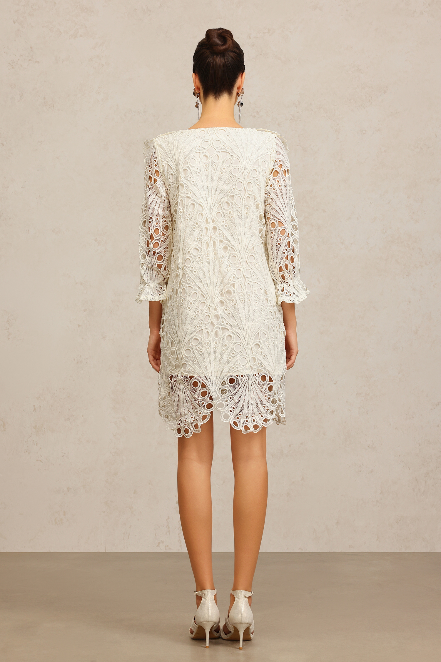 Peoph V-Neck Elbow Sleeves Lace Flowers Mini Dress