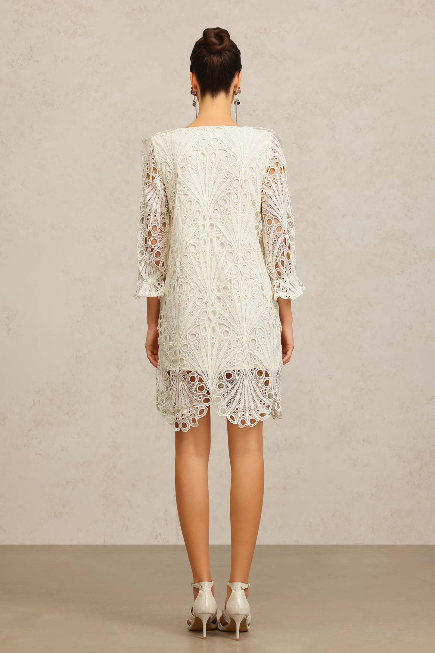 Peoph V-Neck Elbow Sleeves Lace Flowers Mini Dress