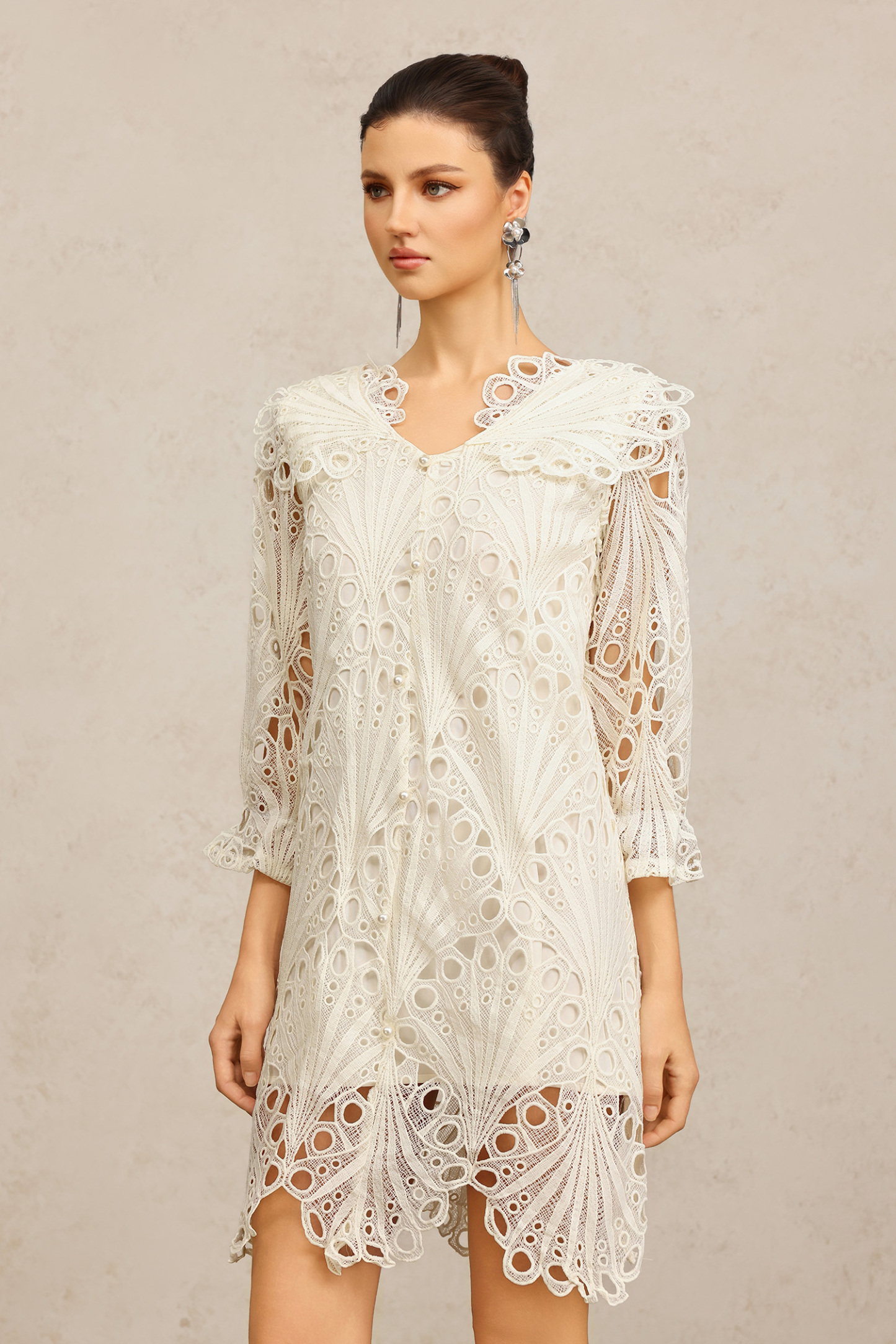 Peoph V-Neck Elbow Sleeves Lace Flowers Mini Dress