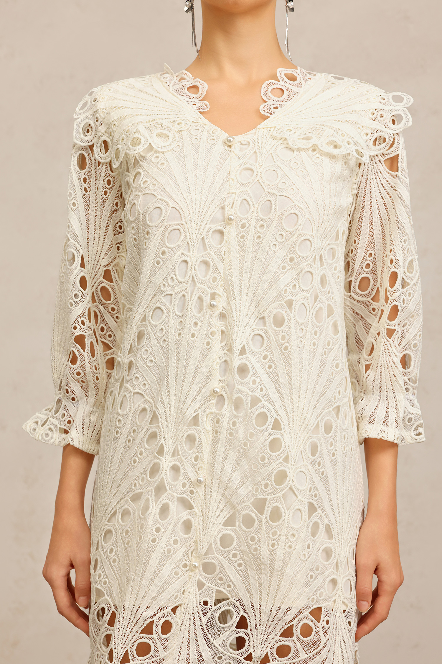 Peoph V-Neck Elbow Sleeves Lace Flowers Mini Dress