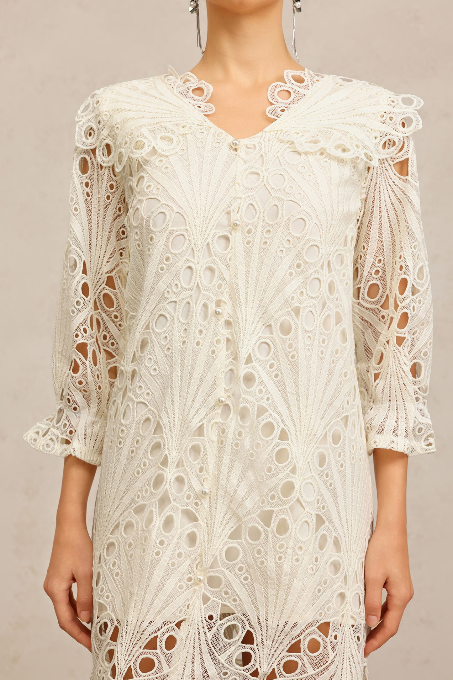 Peoph V-Neck Elbow Sleeves Lace Flowers Mini Dress