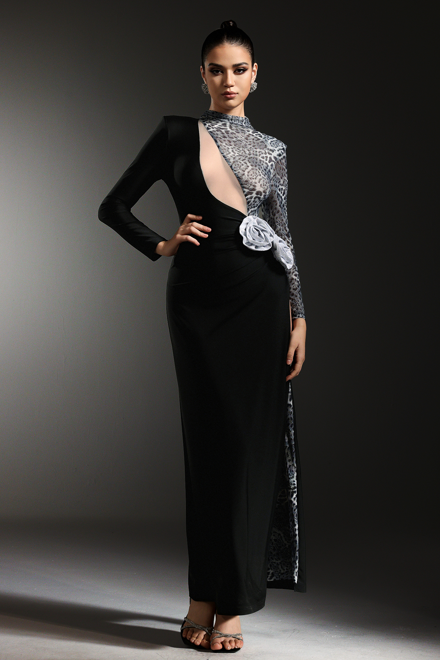 Wenie Long Sleeves Flower Slit Maxi Dress