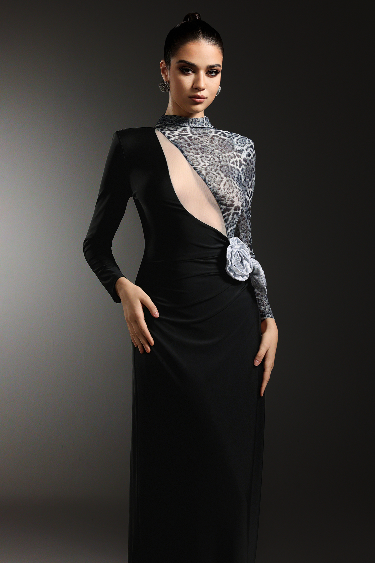 Wenie Long Sleeves Flower Slit Maxi Dress