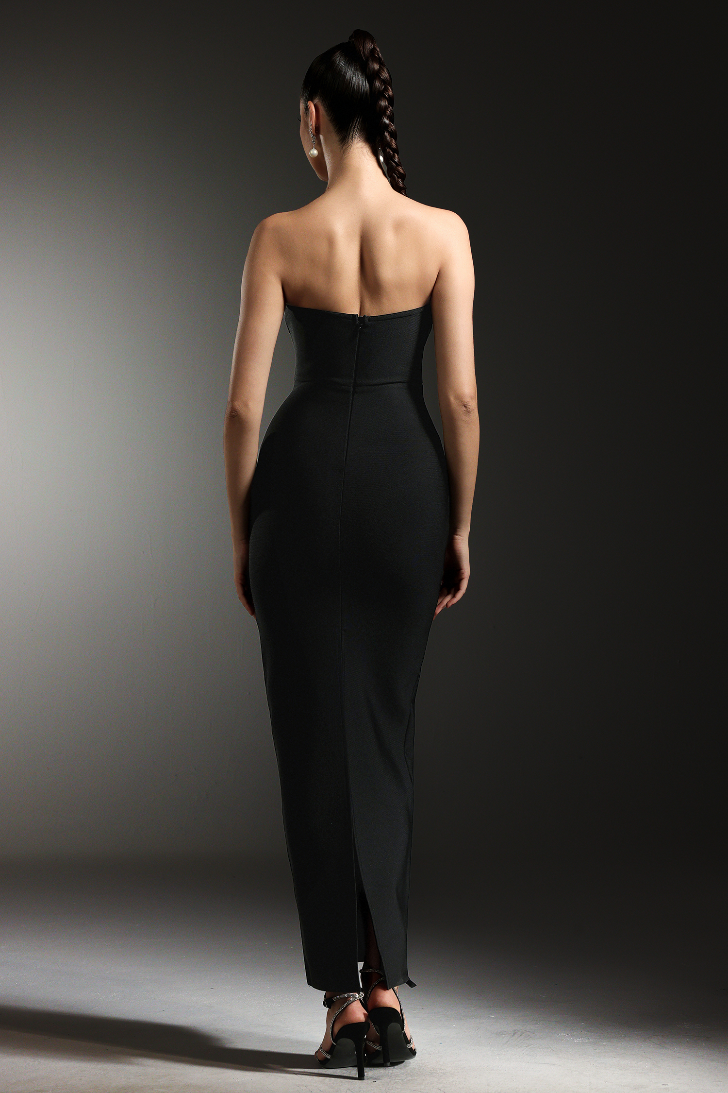 Sharnee Sleeveless Diamond V-Neck Bandage Maxi Dress