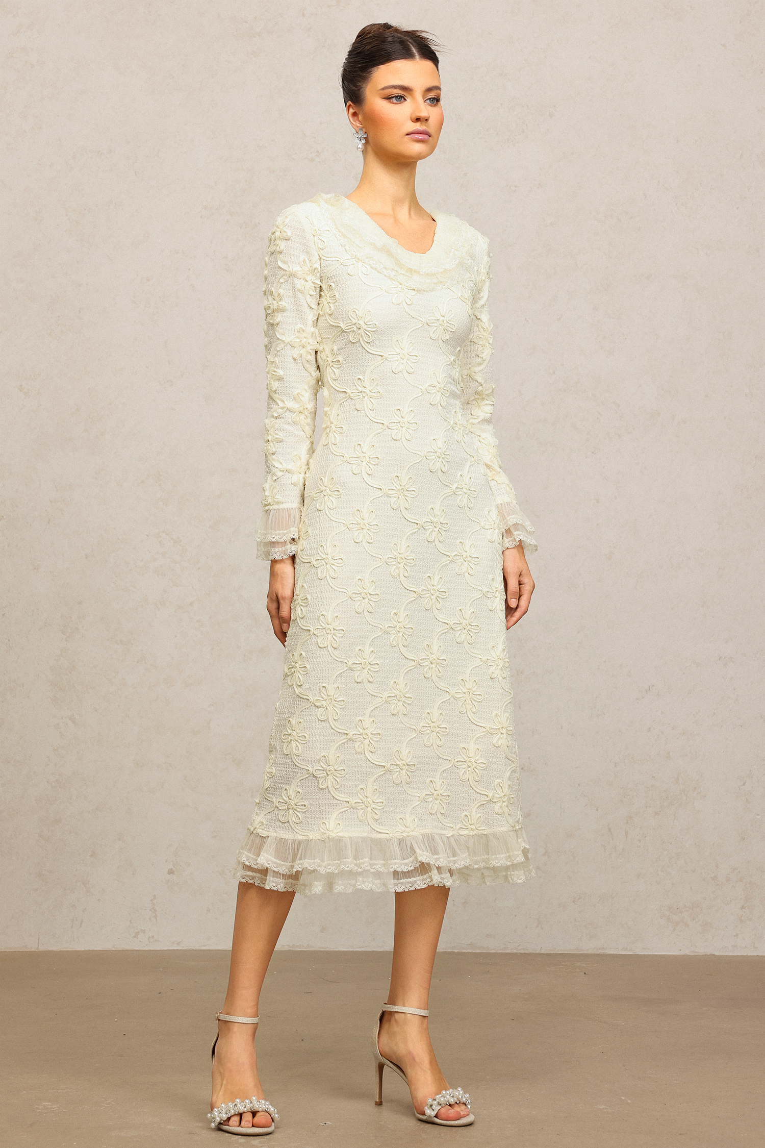 Nunaa V-Neck Long Sleeves Embroidery Lace Maxi Dress