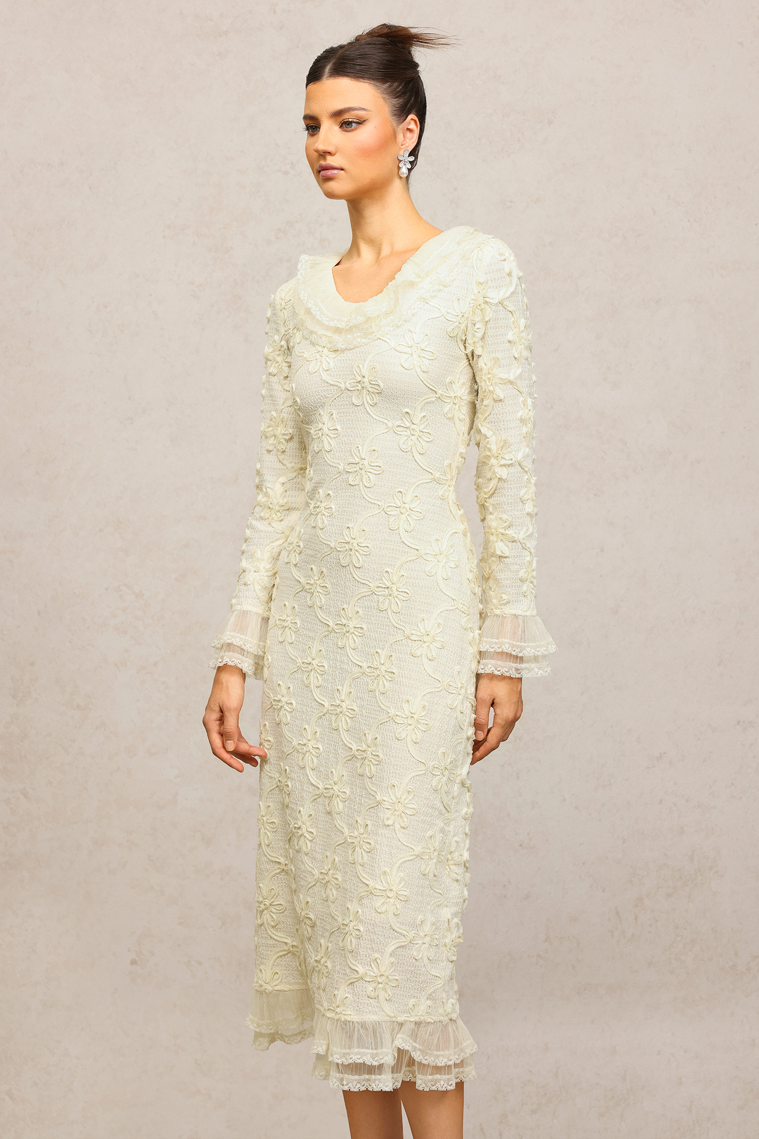 Nunaa V-Neck Long Sleeves Embroidery Lace Maxi Dress