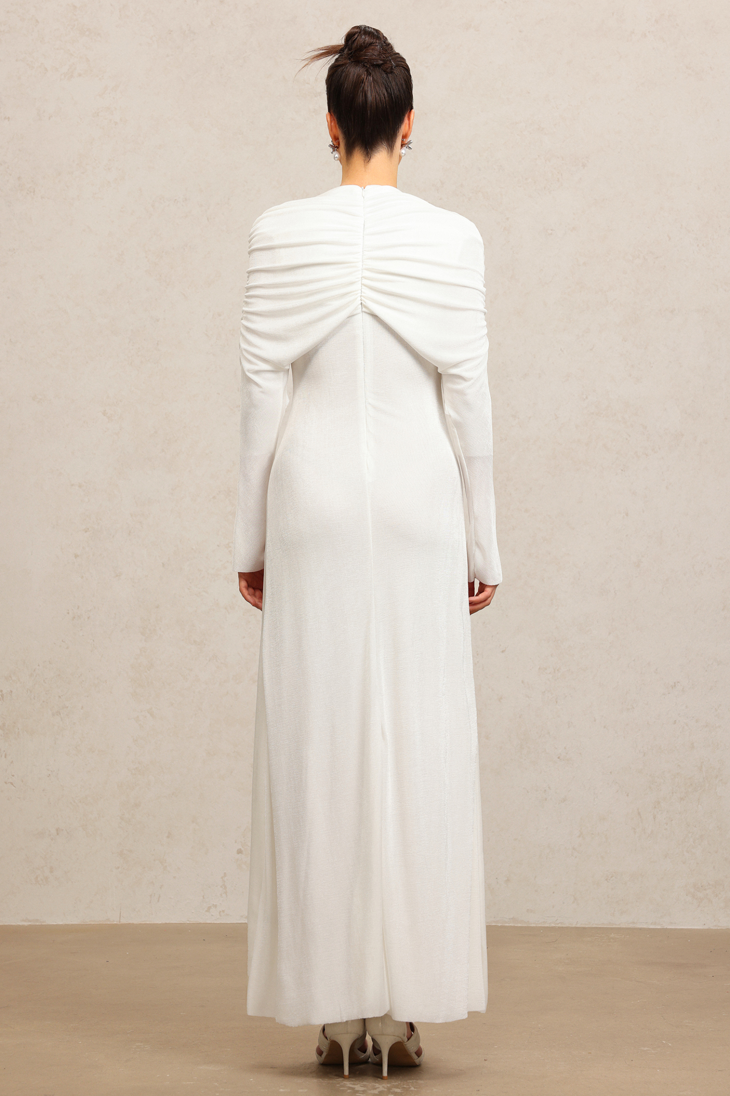 Kolari Round Neck Long Sleeves Asymmetric Folds White Maxi Dress