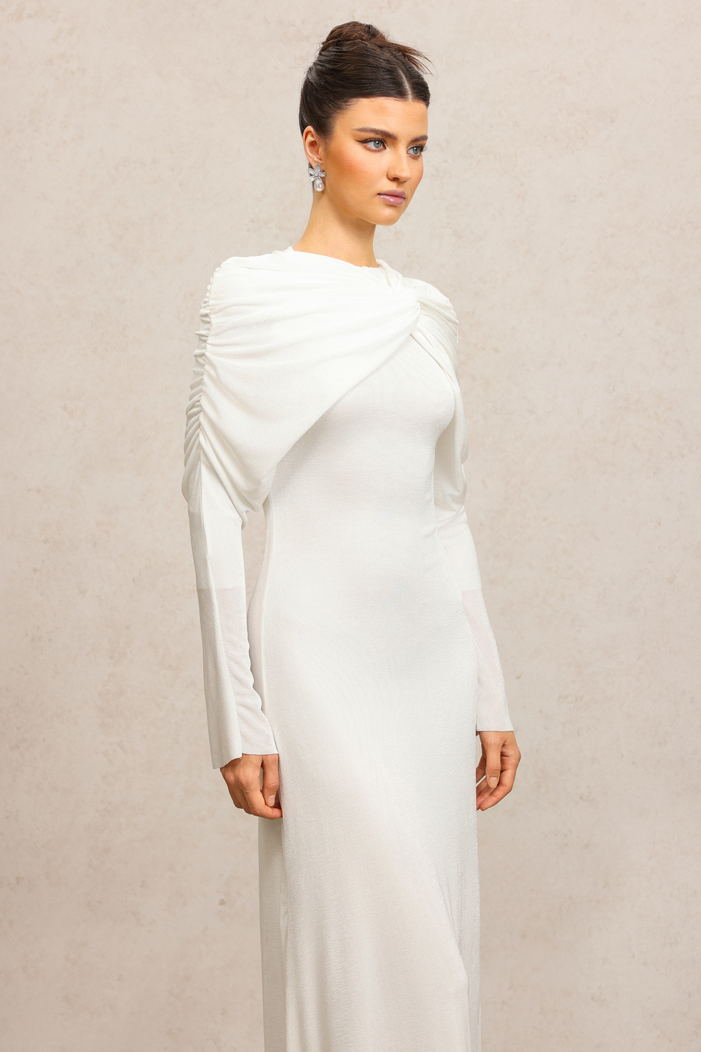 Kolari Round Neck Long Sleeves Asymmetric Folds White Maxi Dress