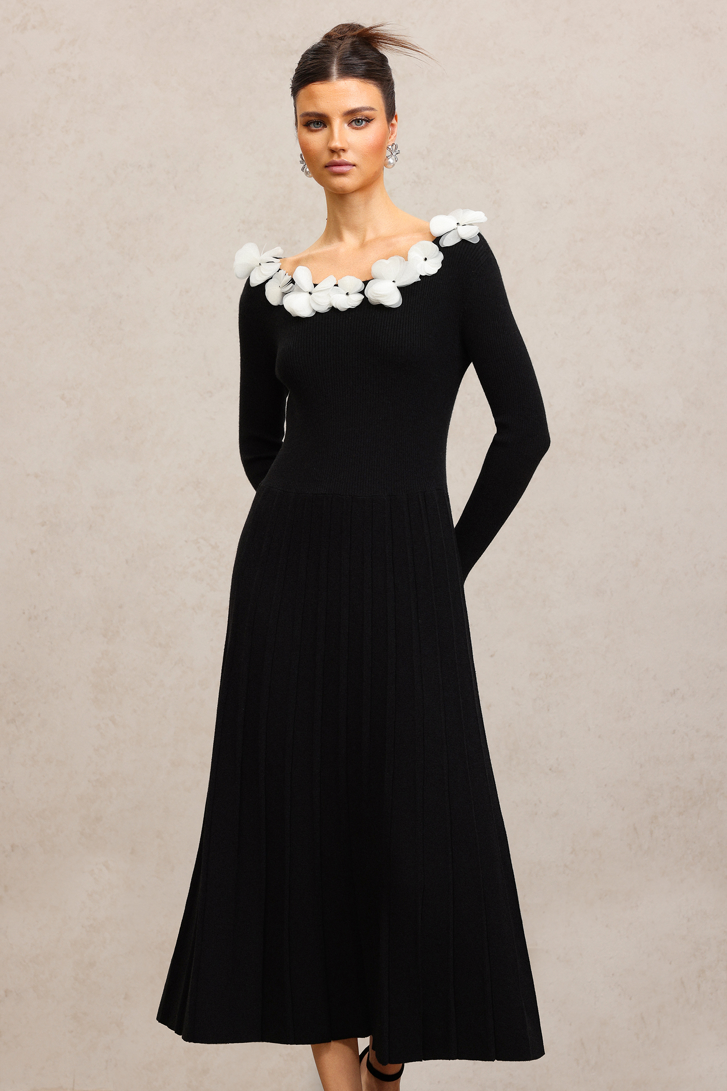 Steffi Round Neck Flowers Long Sleeves Folds Maxi Dress