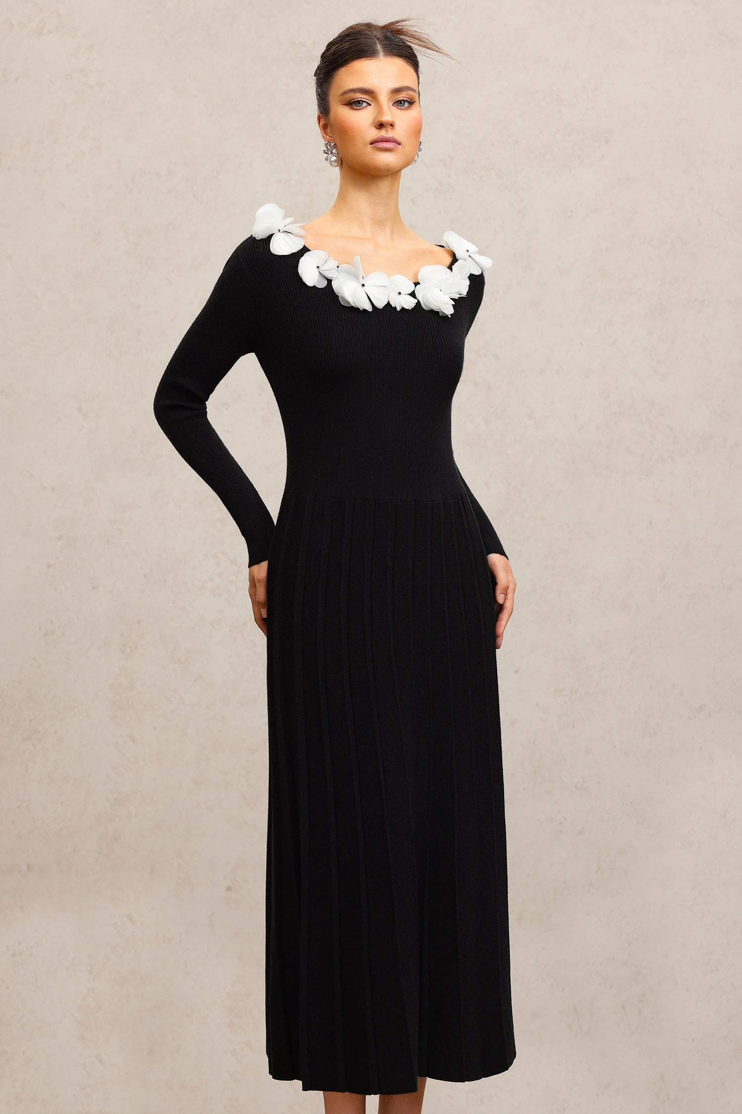 Steffi Round Neck Flowers Long Sleeves Folds Maxi Dress