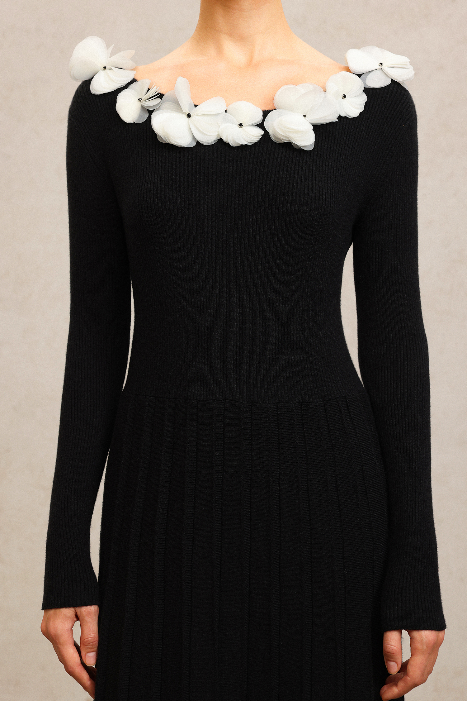 Steffi Round Neck Flowers Long Sleeves Folds Maxi Dress