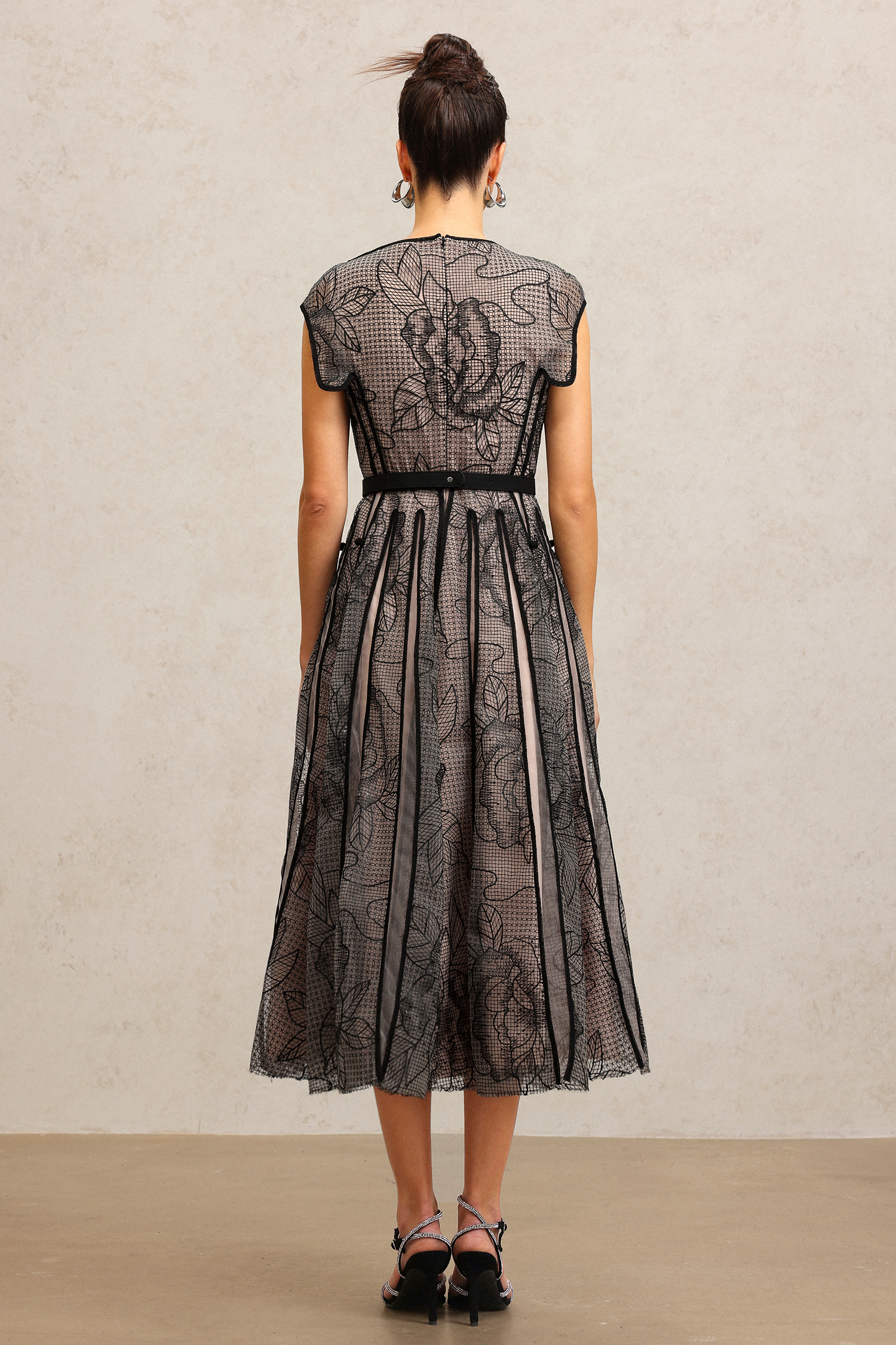 Kawko Asymmetric Sleeveles Embroidery Flowers Lace Maxi Dress