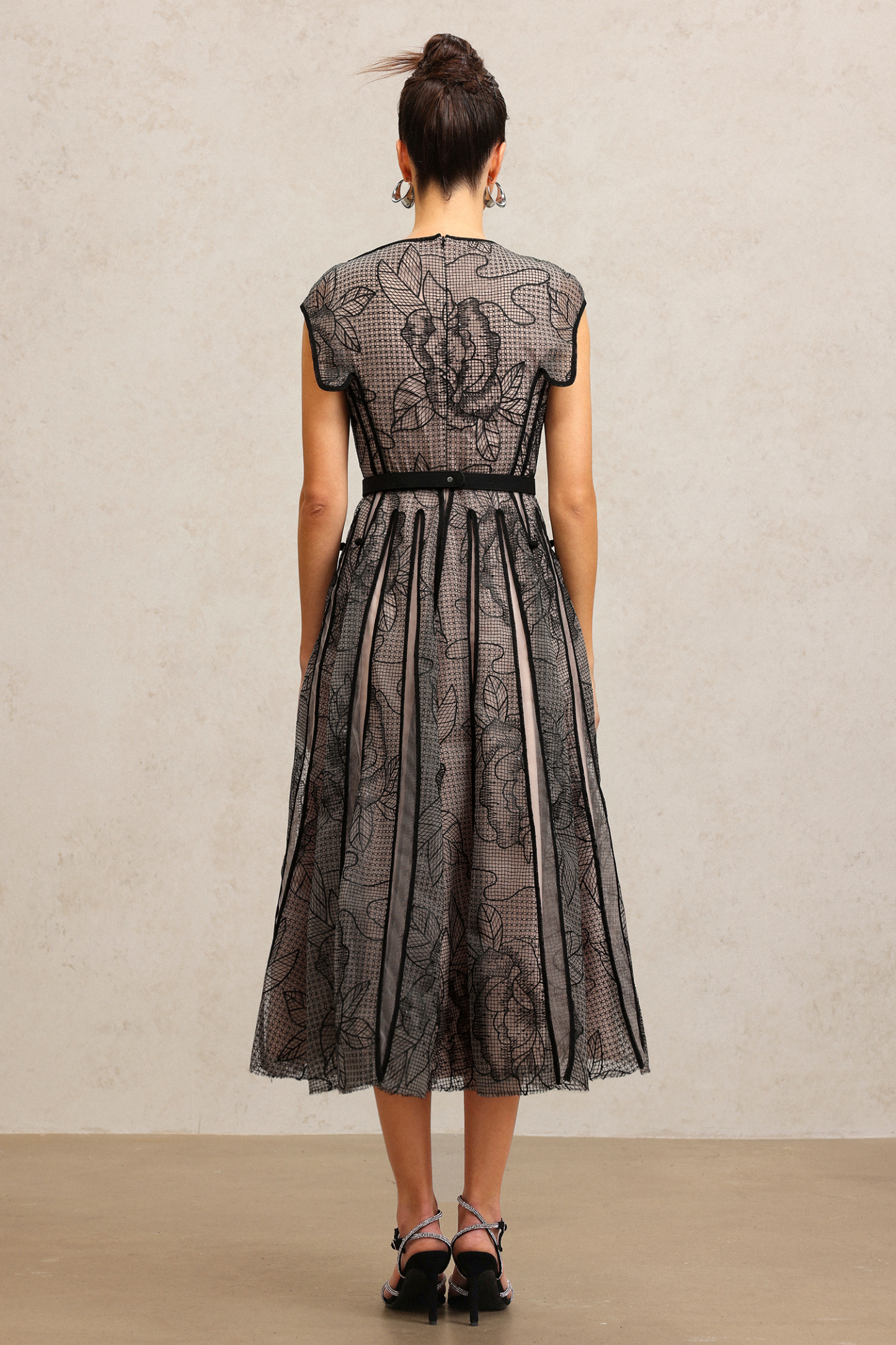 Kawko Asymmetric Sleeveles Embroidery Flowers Lace Maxi Dress