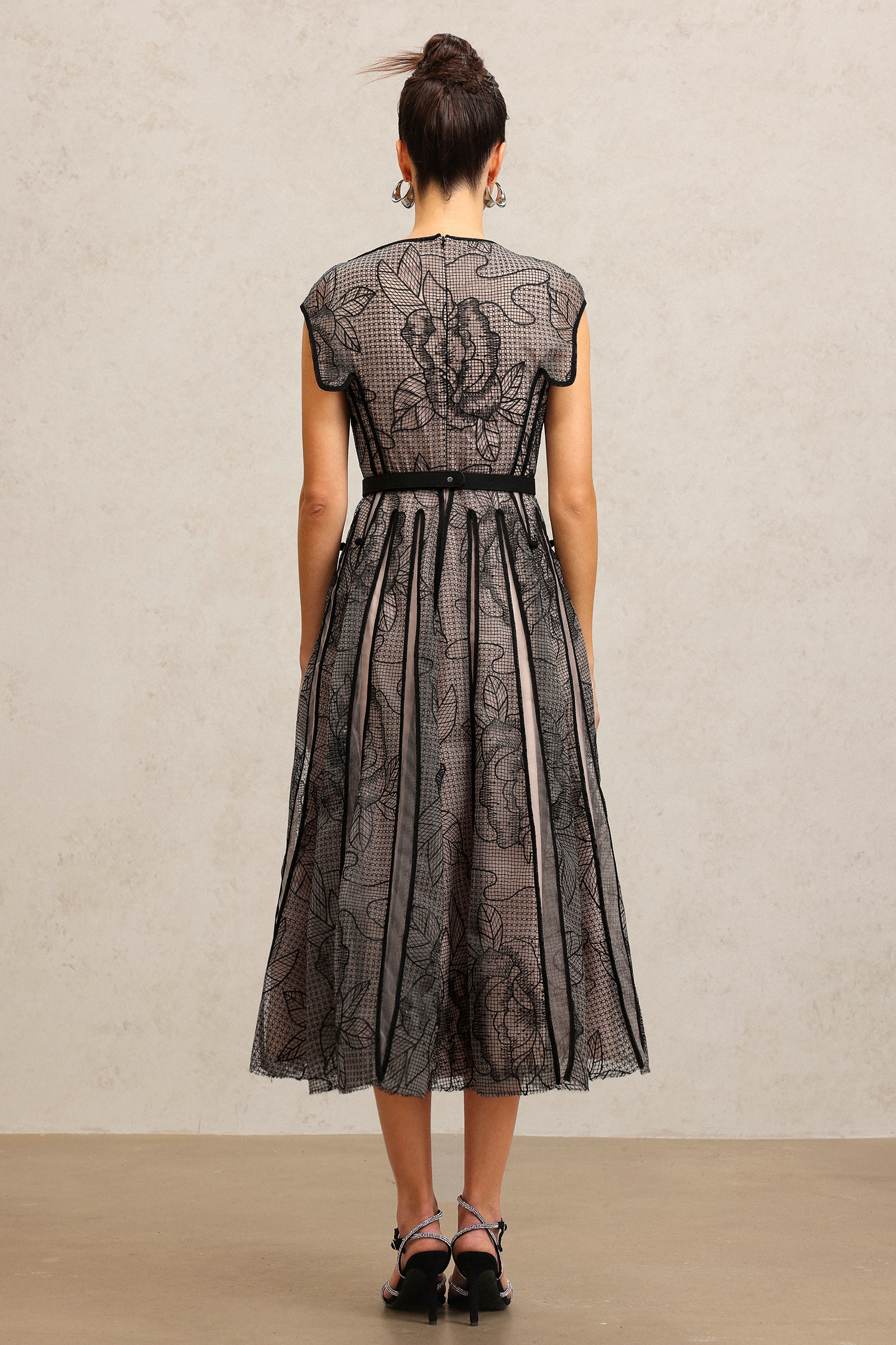 Kawko Asymmetric Sleeveles Embroidery Flowers Lace Maxi Dress