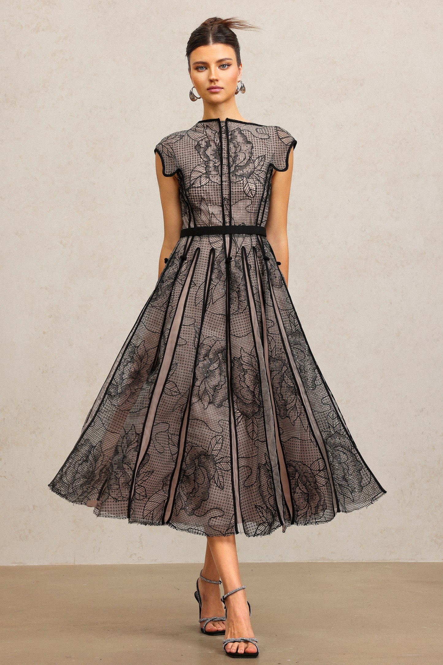 Kawko Asymmetric Sleeveles Embroidery Flowers Lace Maxi Dress