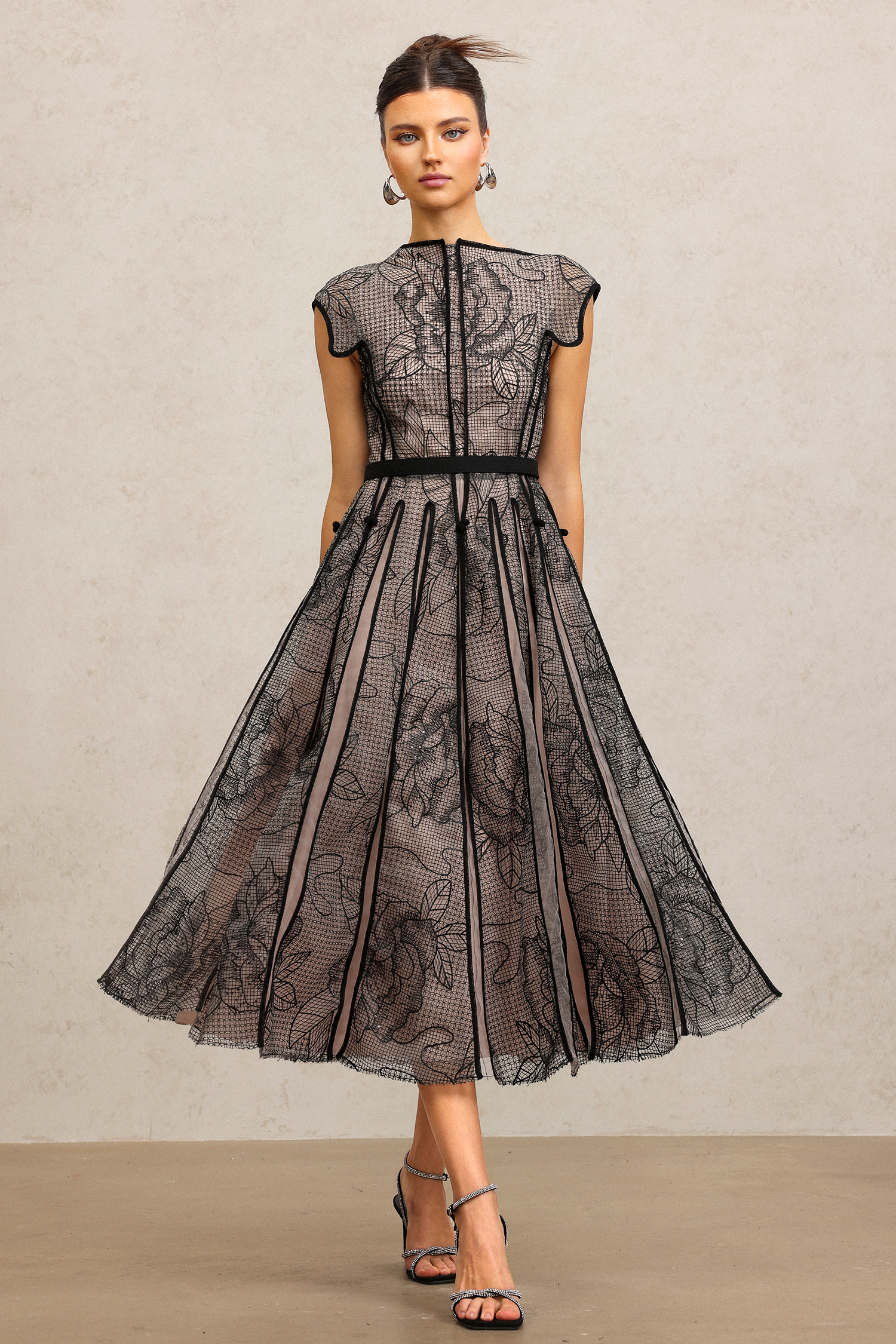 Kawko Asymmetric Sleeveles Embroidery Flowers Lace Maxi Dress