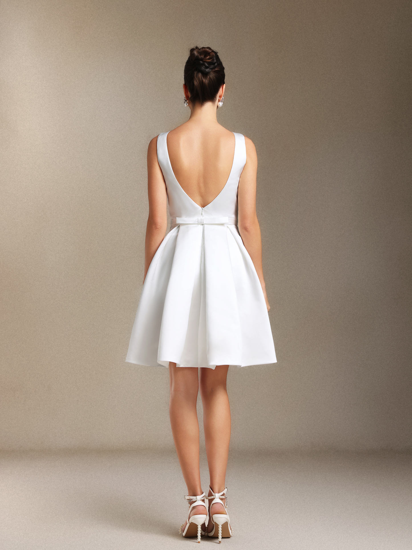 Halee Backless Bow Bow Mini wedding dress