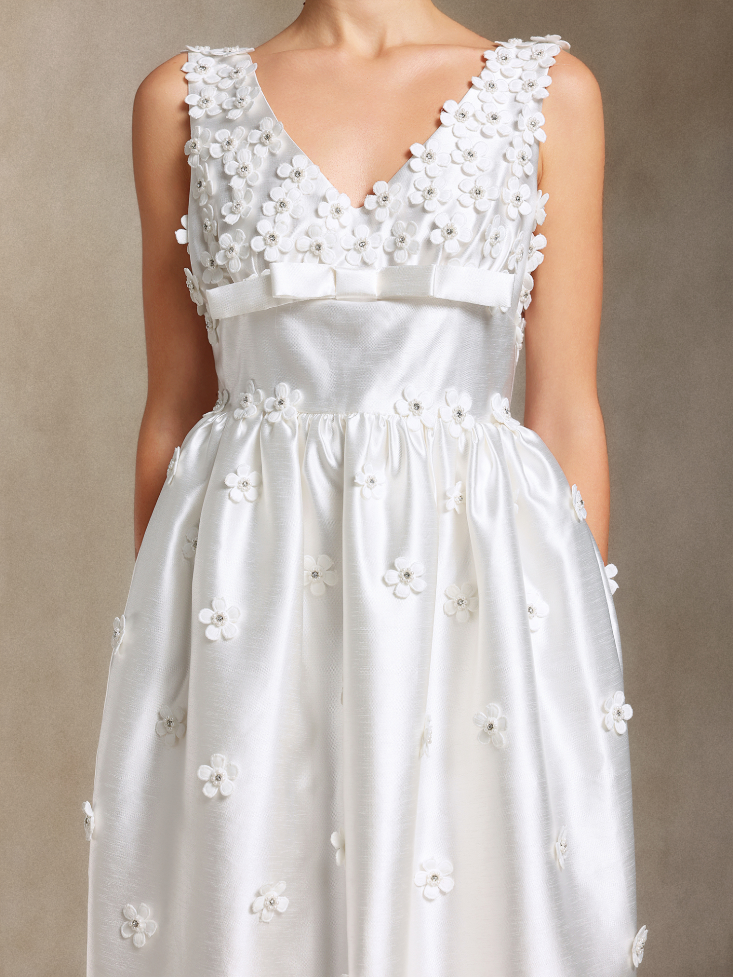 Luda Bow V-neck maxi formal dress