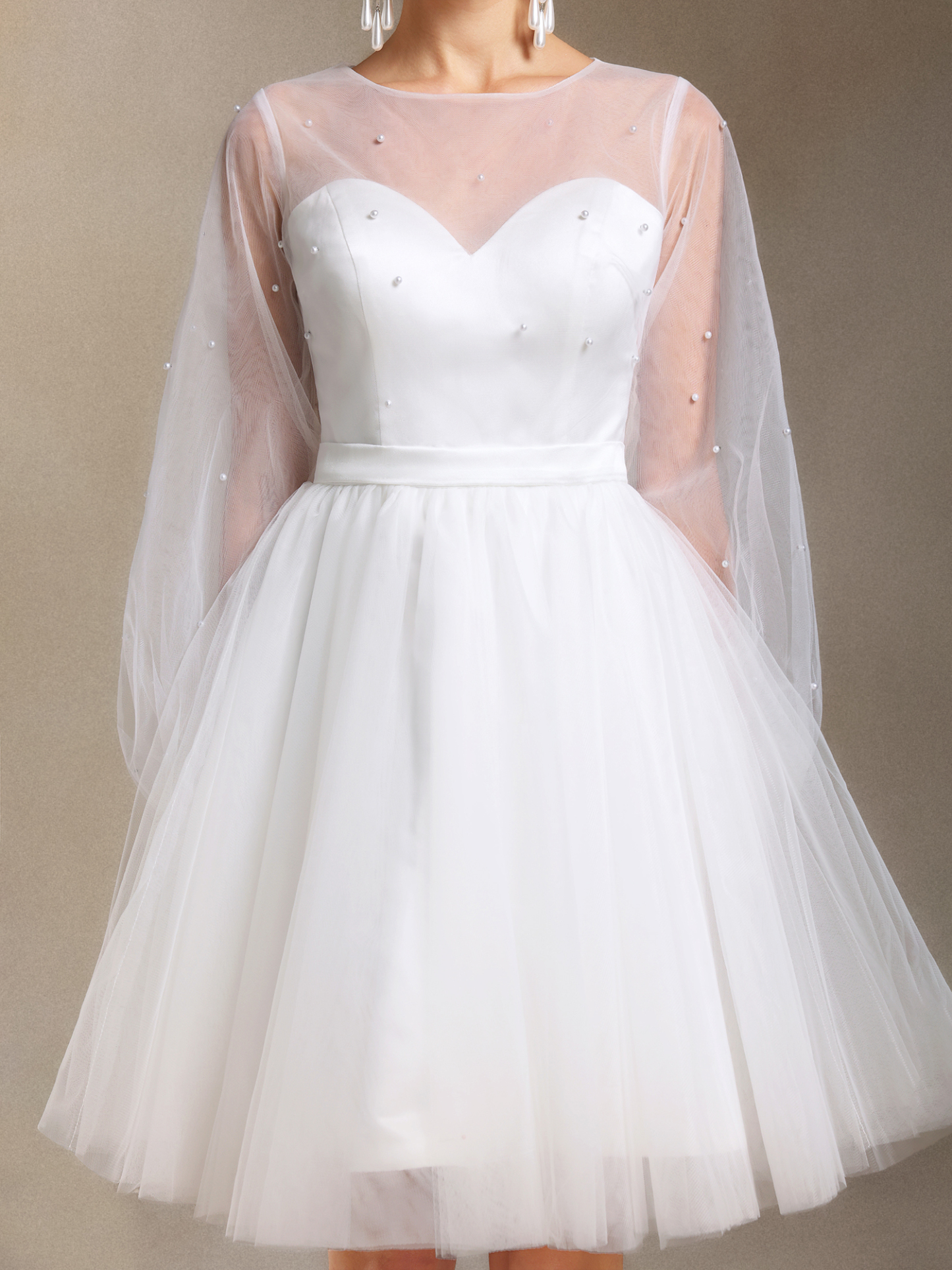 Zakana Long sleeves Pearl Mesh yarn Satin Mini wedding dress