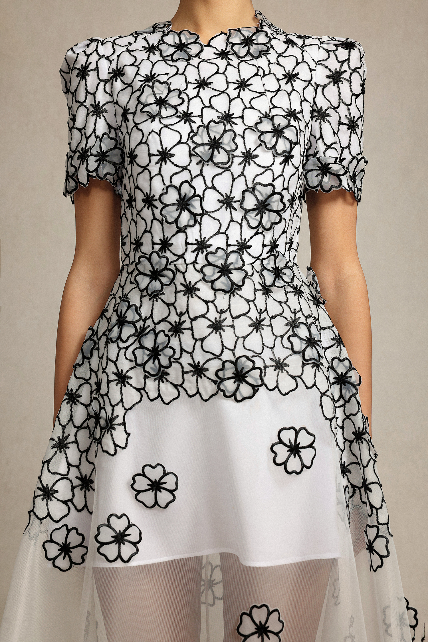 Vlafa Round Neck Short Sleeves Embroidery Flowers Midi Dress