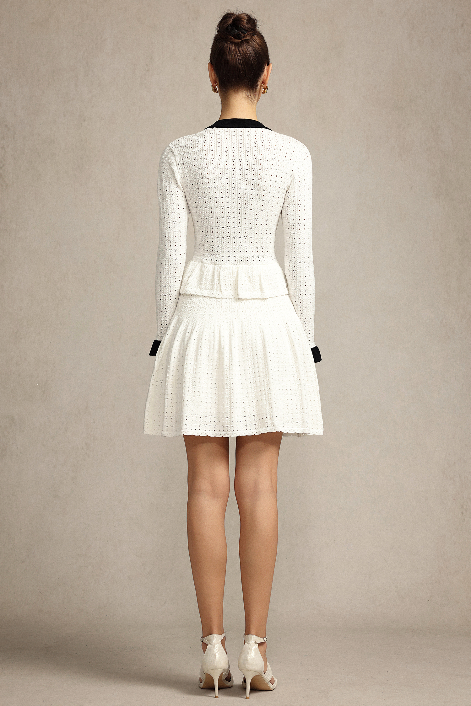 Xanty Round Neck Long Sleeves Folds Mini Dress