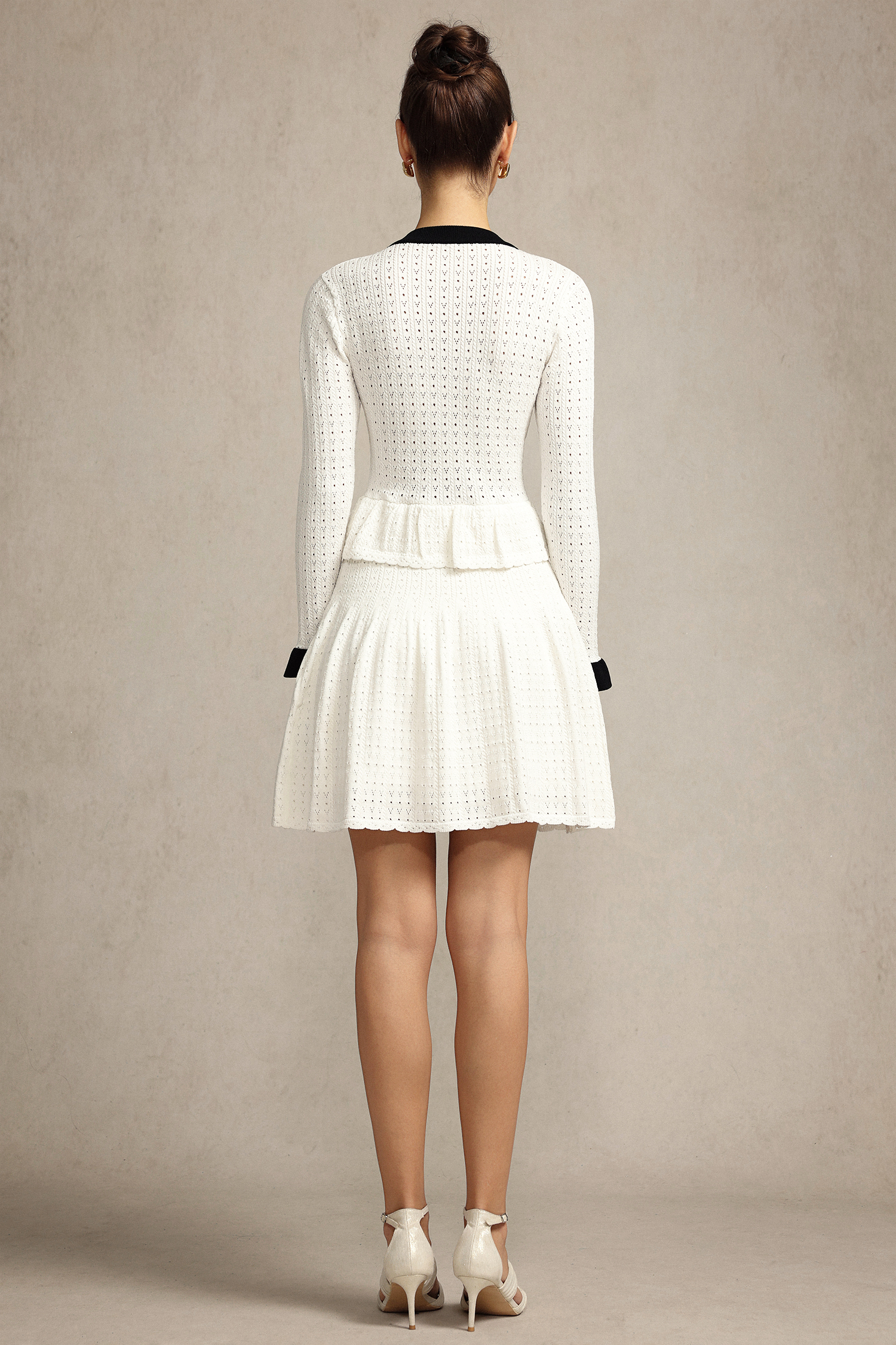 Xanty Round Neck Long Sleeves Folds Mini Dress