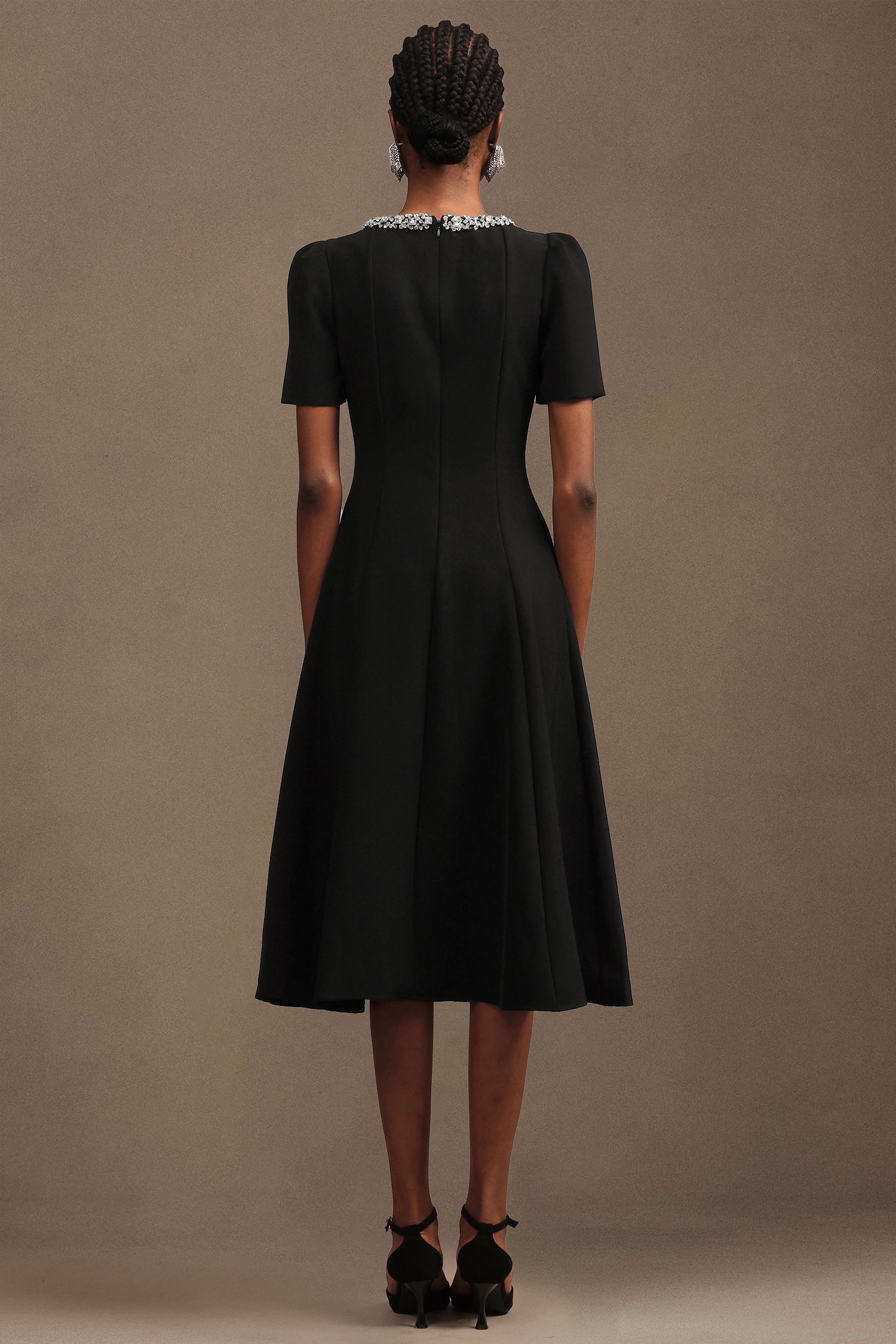 Hedit Elegant Tailored Round Neck Short Sleeve Woven Maxi Dress