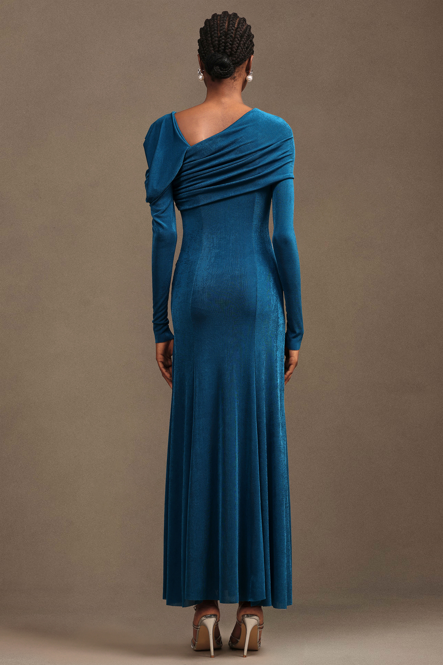 Luysa Elegant Contour One Shoulder Ruched Knit Maxi Dress