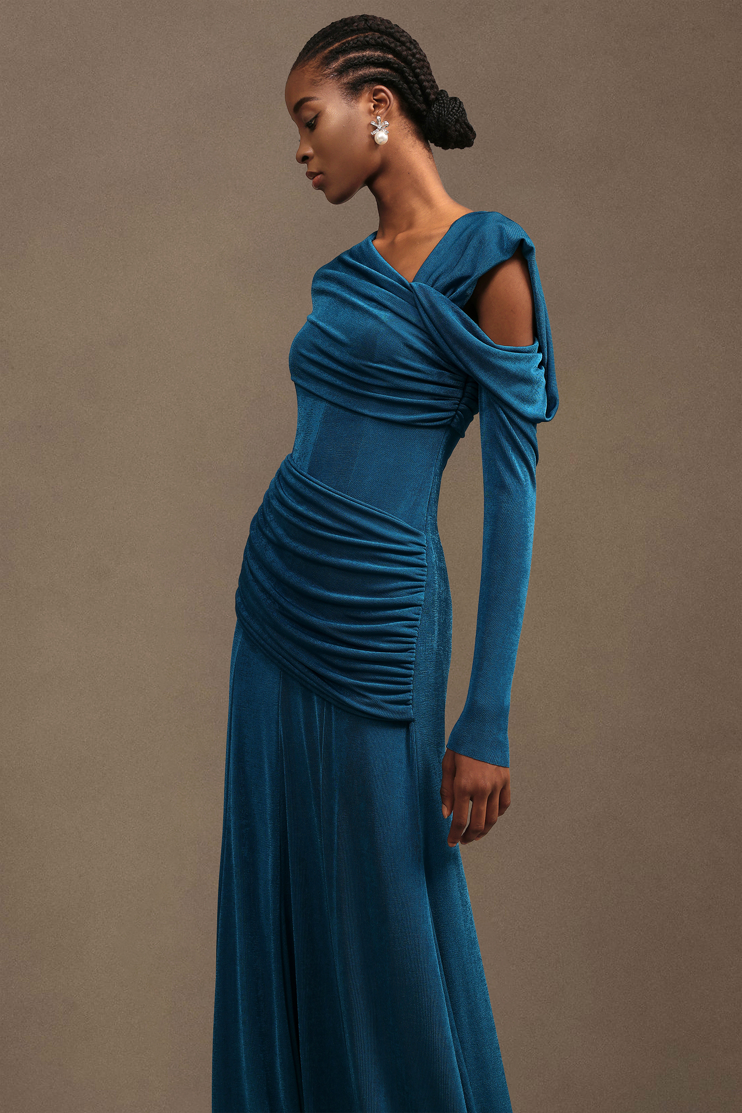 Luysa Elegant Contour One Shoulder Ruched Knit Maxi Dress