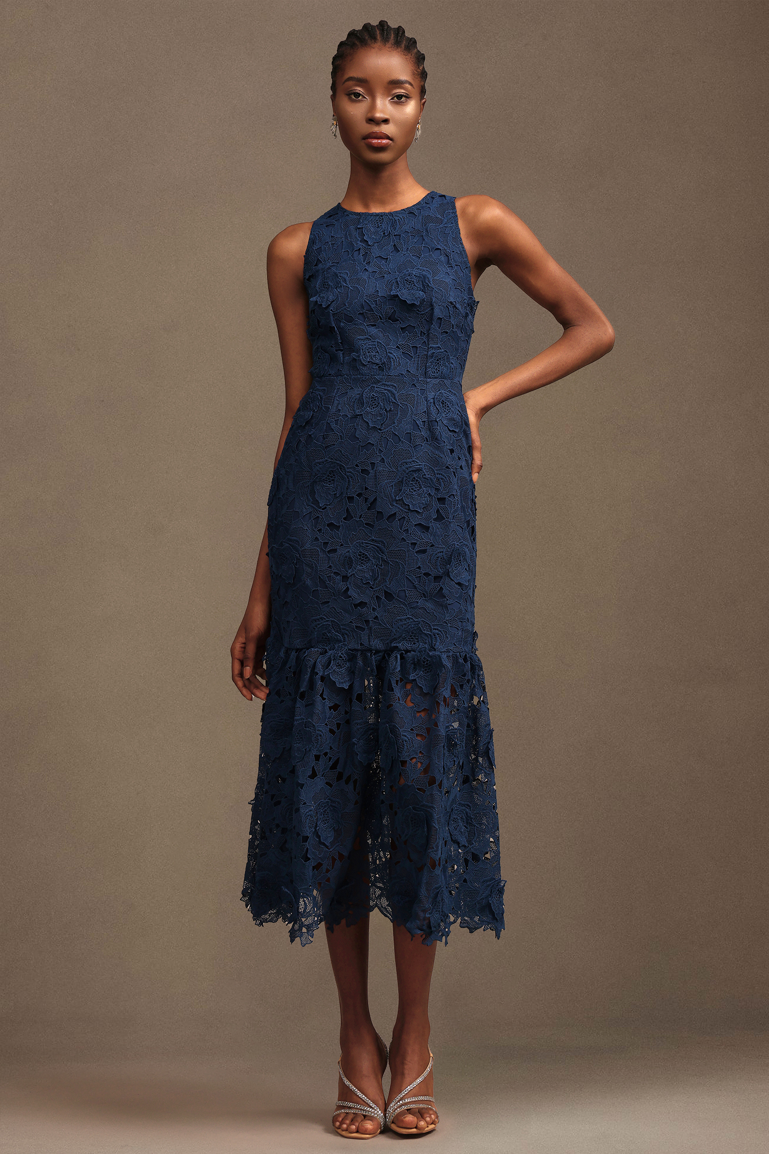 Irregular Romantic Contour Round Neck Sleeveless Floral Lace Maxi Dress