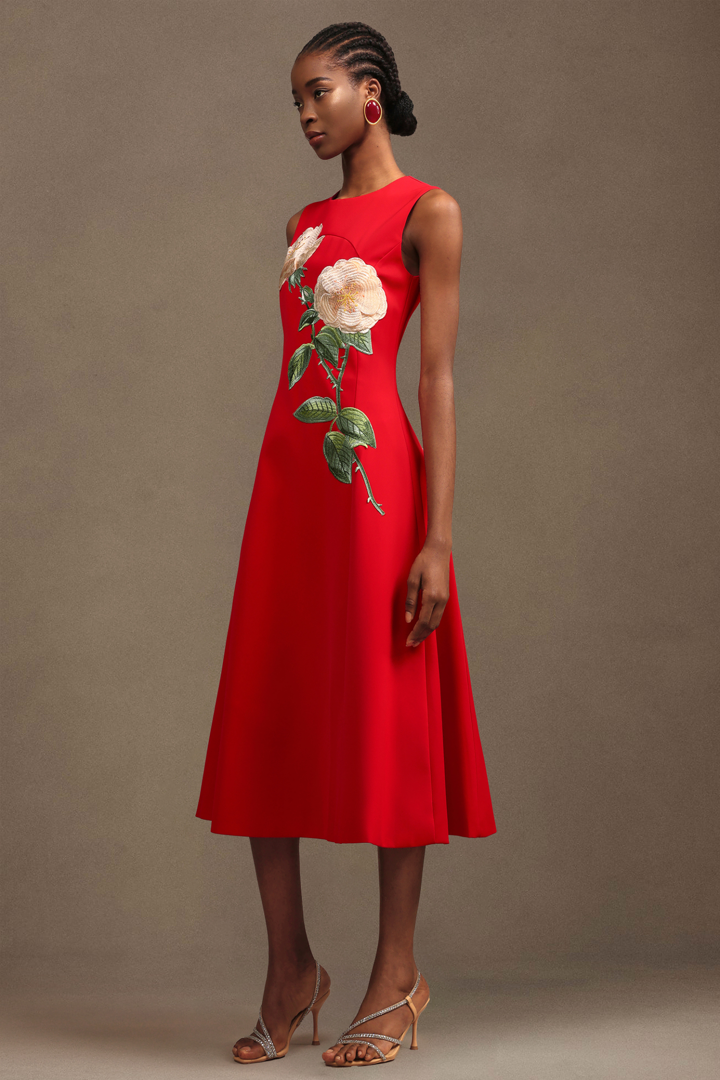 Juniper Elegant Tailored Round Neck Sleeveless Floral Woven Maxi Dress