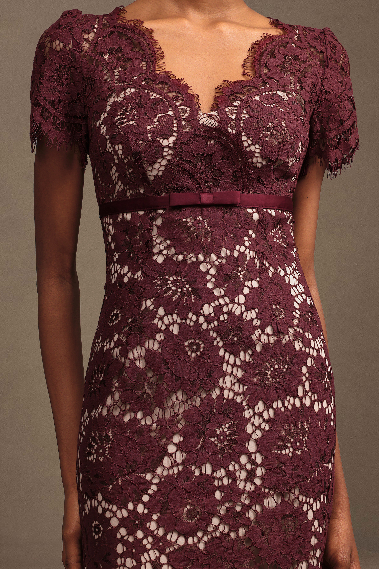 Faithe Elegant Contour V Neck Short Sleeve Floral Lace Midi Dress