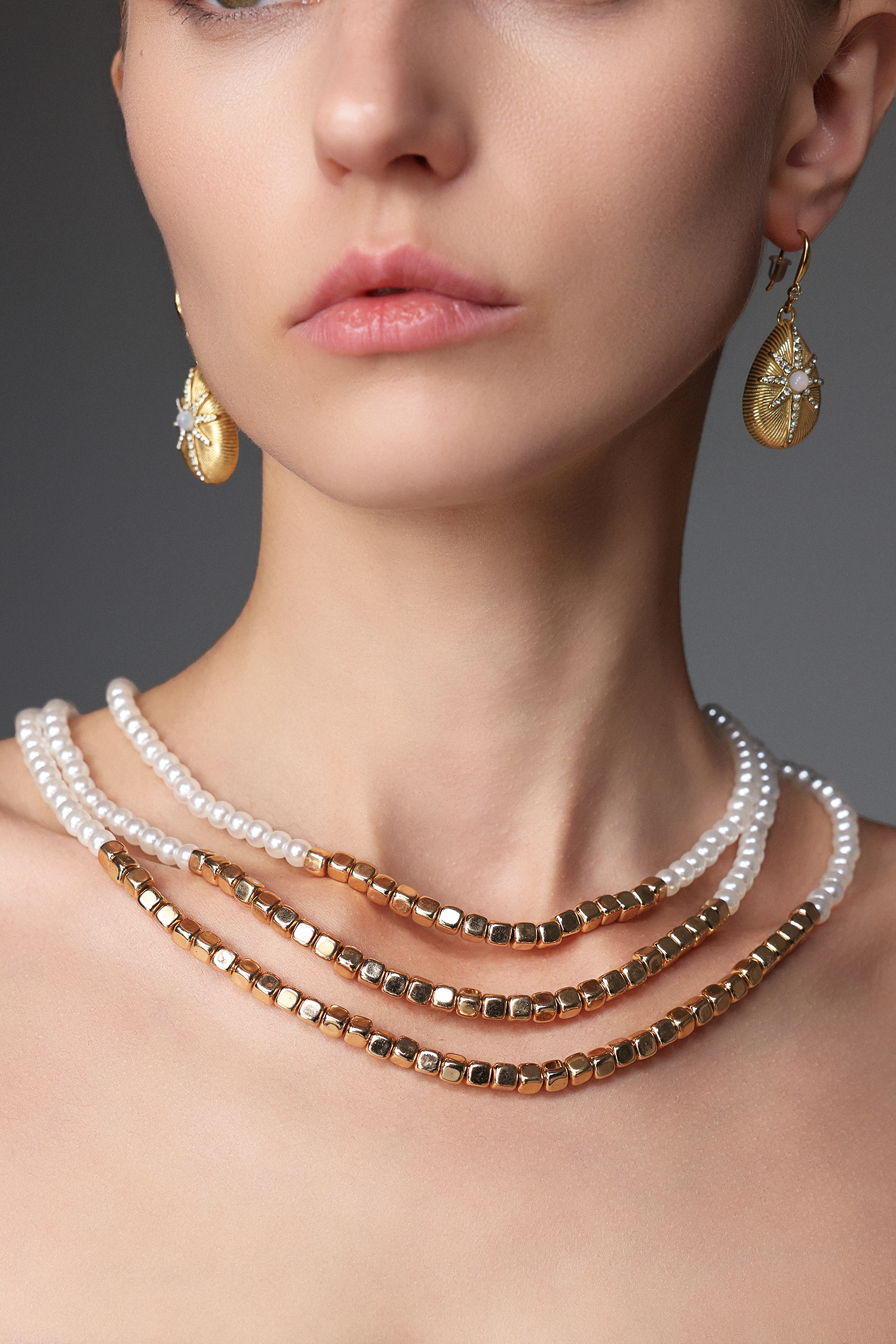 Liopa Multilayered Pearl Necklace