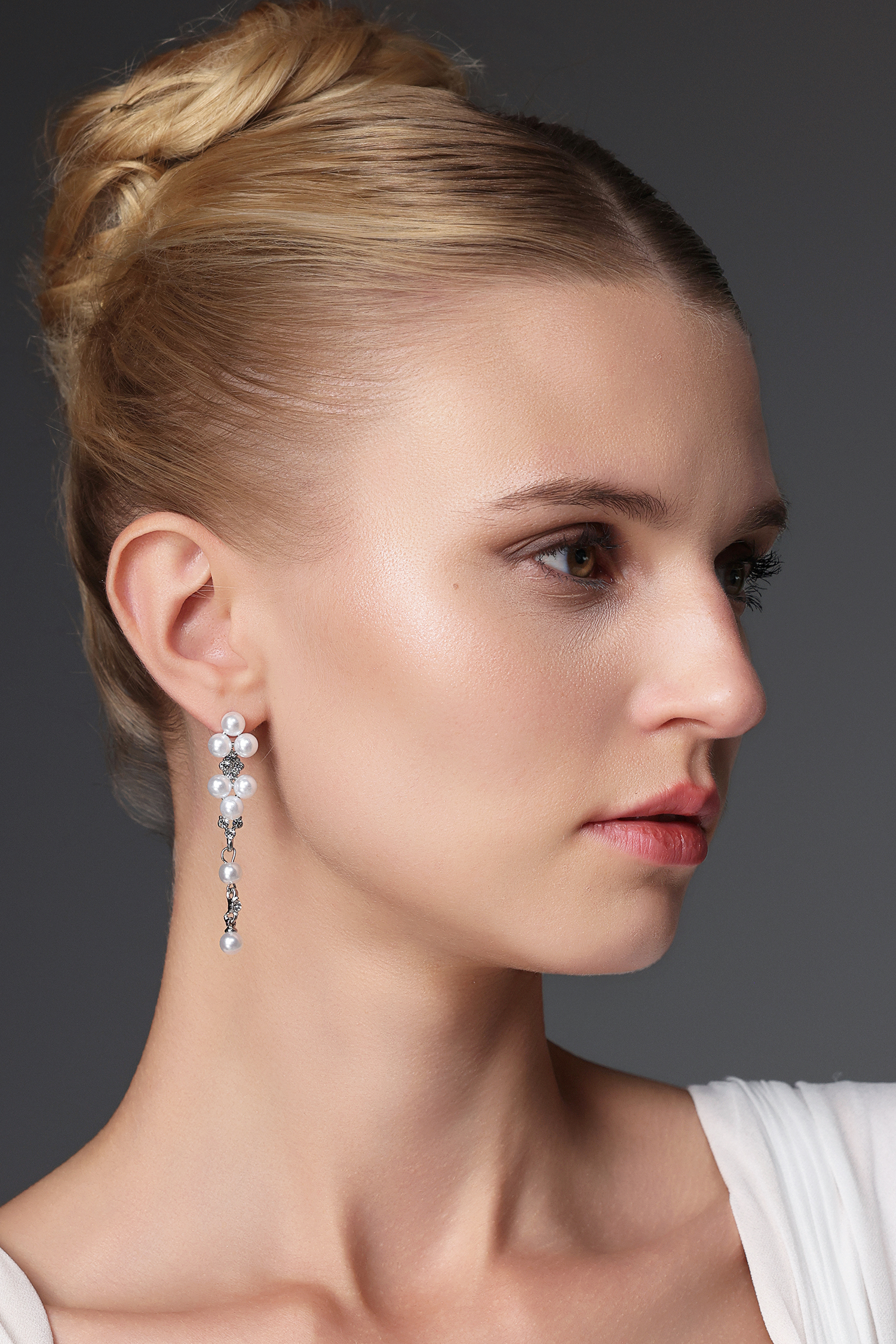 Tati Diamond  Pearl Earrings