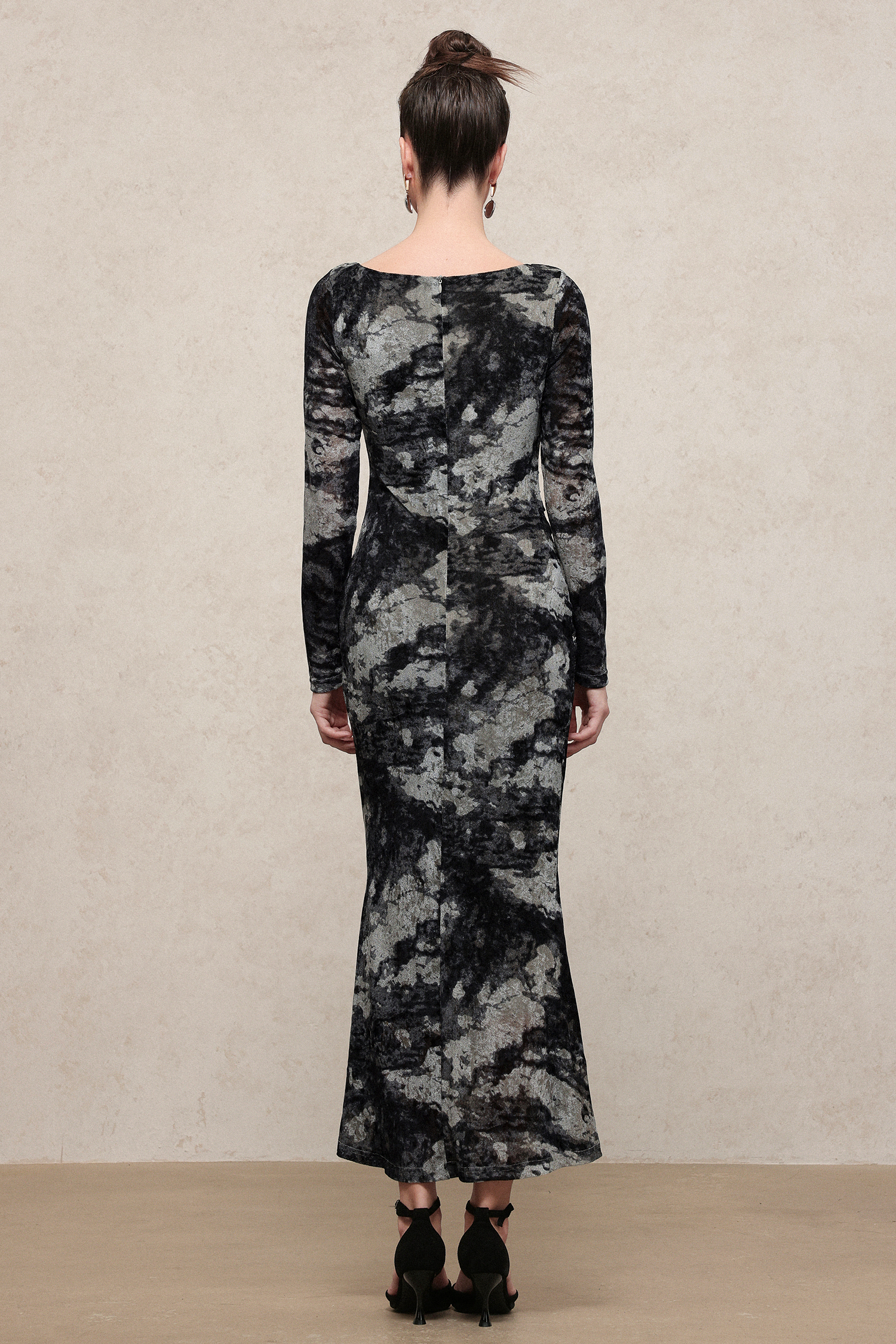 Heisel Elegant Contour Long Sleeve Blend Velvet Maxi Dress