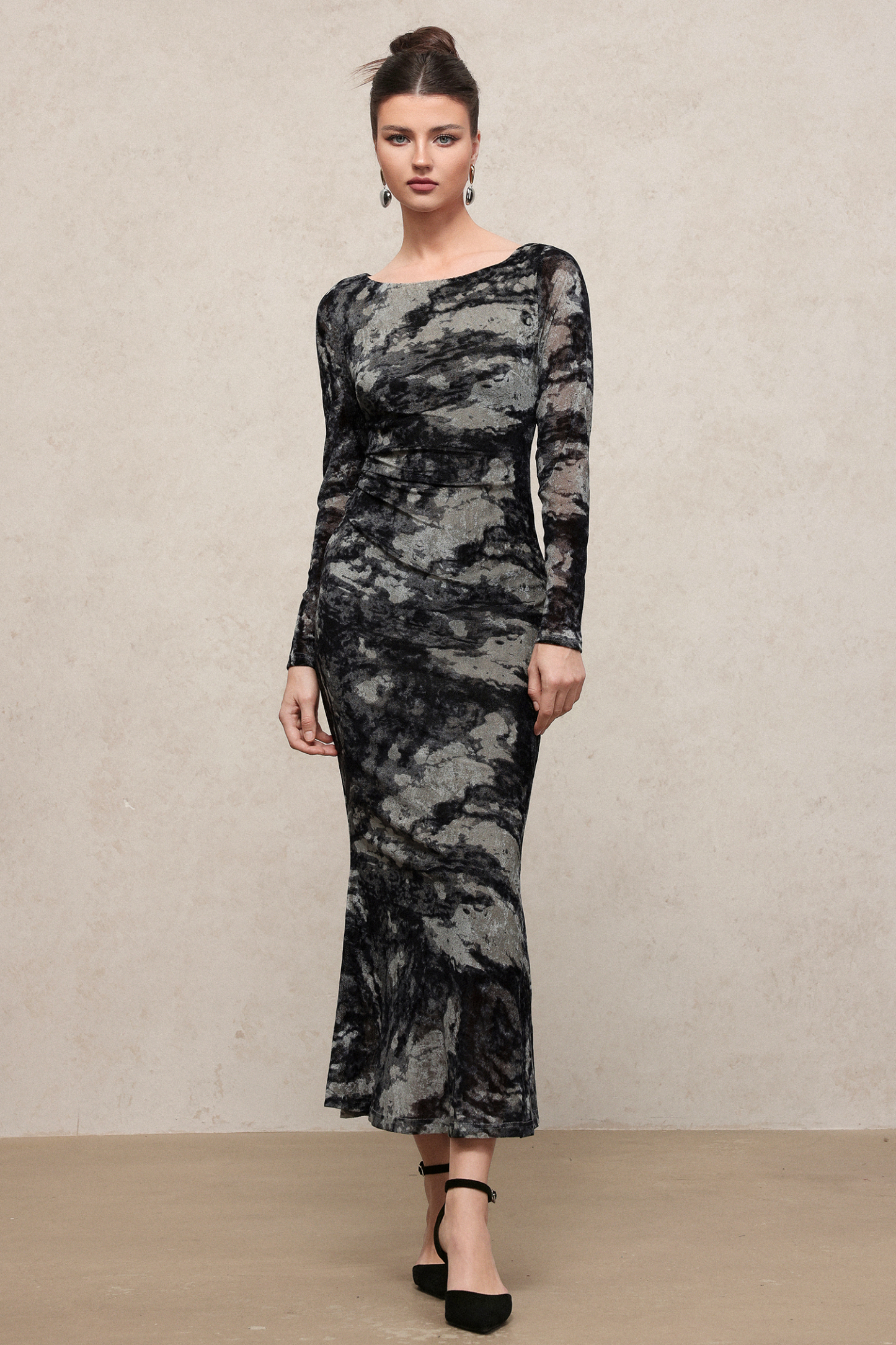 Heisel Elegant Contour Long Sleeve Blend Velvet Maxi Dress