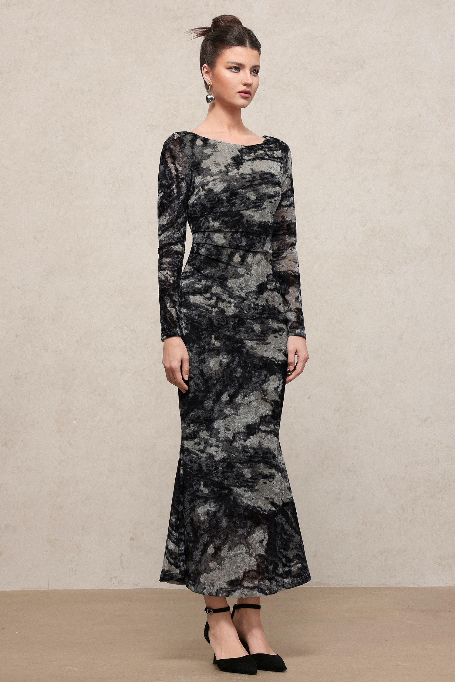 Heisel Elegant Contour Long Sleeve Blend Velvet Maxi Dress