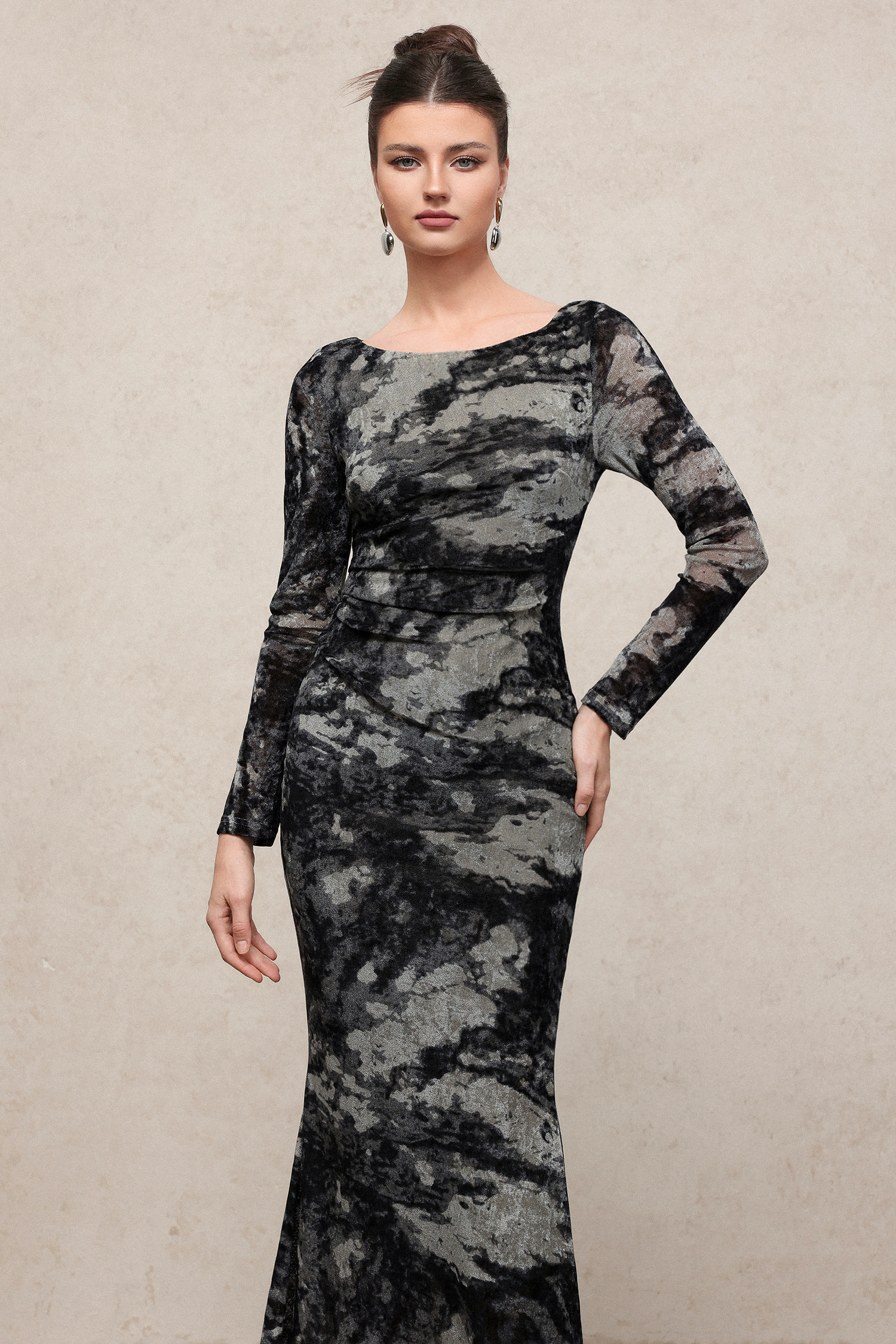 Heisel Elegant Contour Long Sleeve Blend Velvet Maxi Dress
