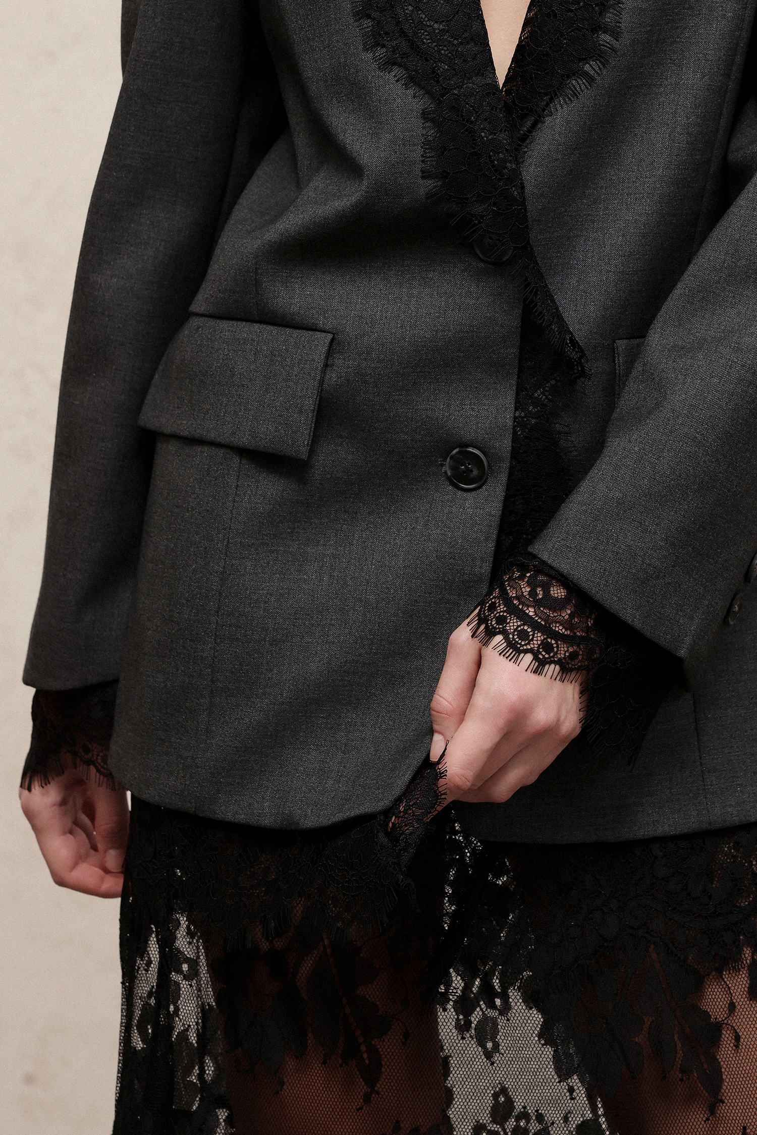 Siola Elegant Tailored Long Sleeve Lace Woven Blazer