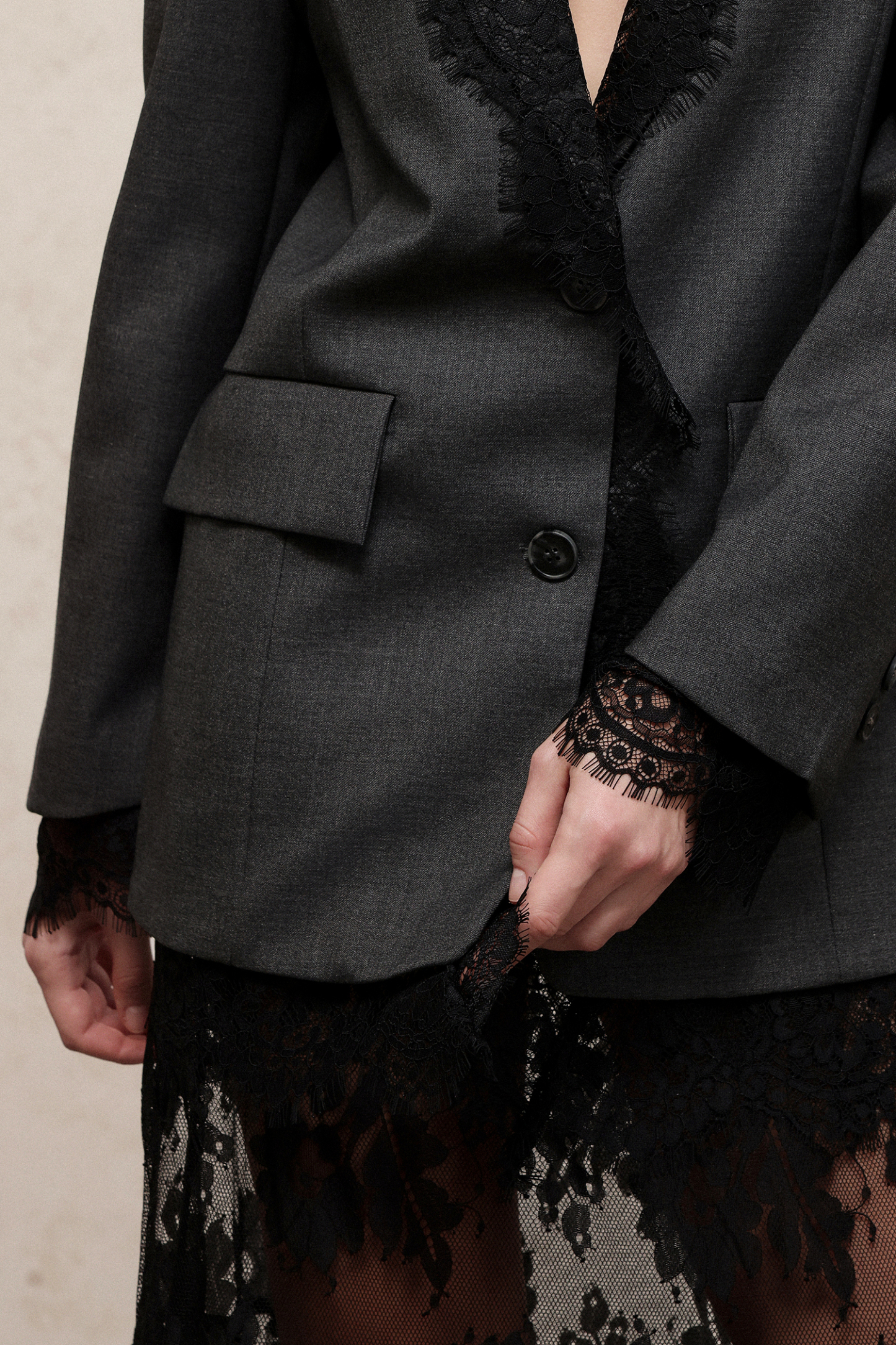 Siola Elegant Tailored Long Sleeve Lace Woven Blazer