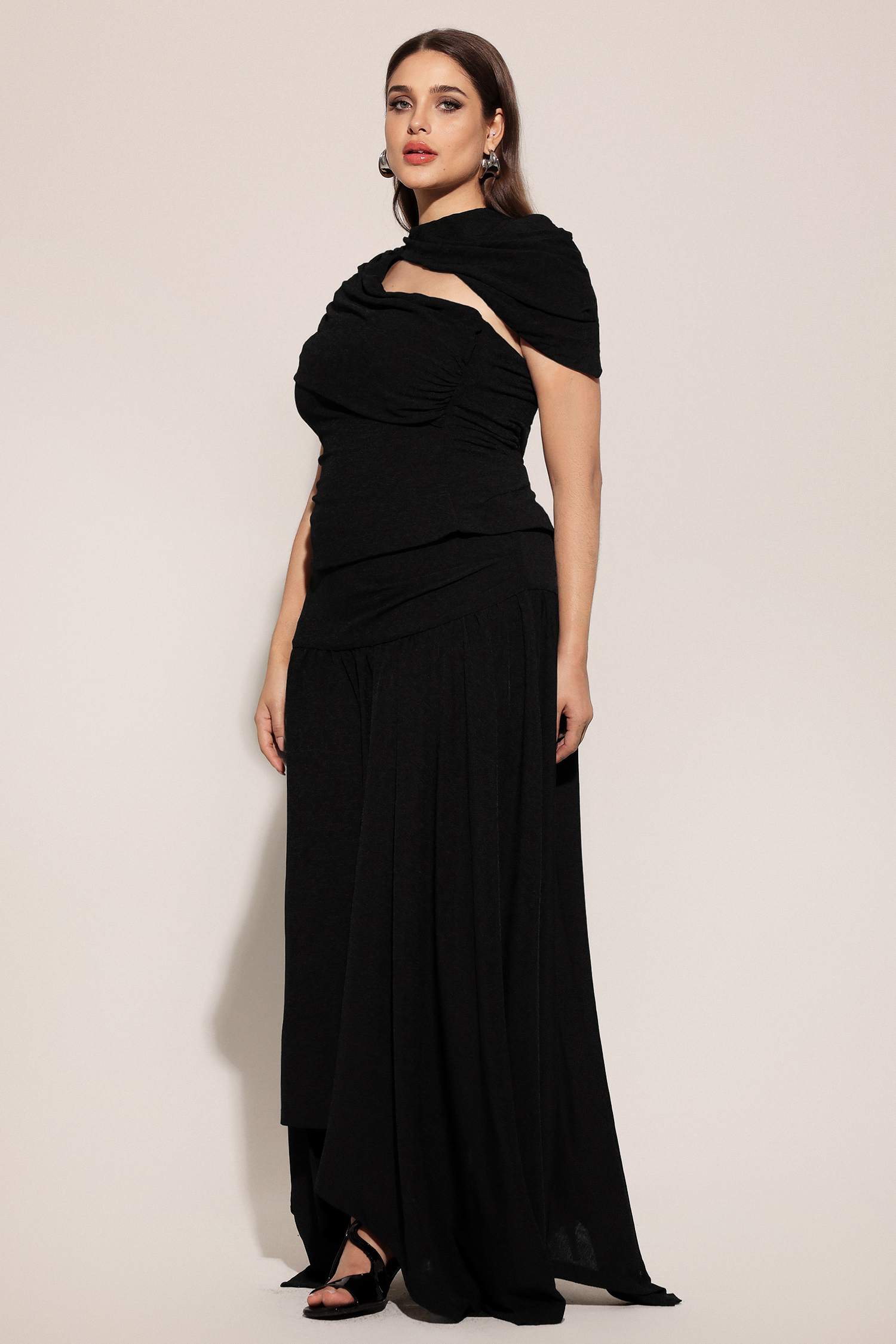 Gaki Short Sleeves Asymmetric Folds Top And Skirt Two-Piece Set