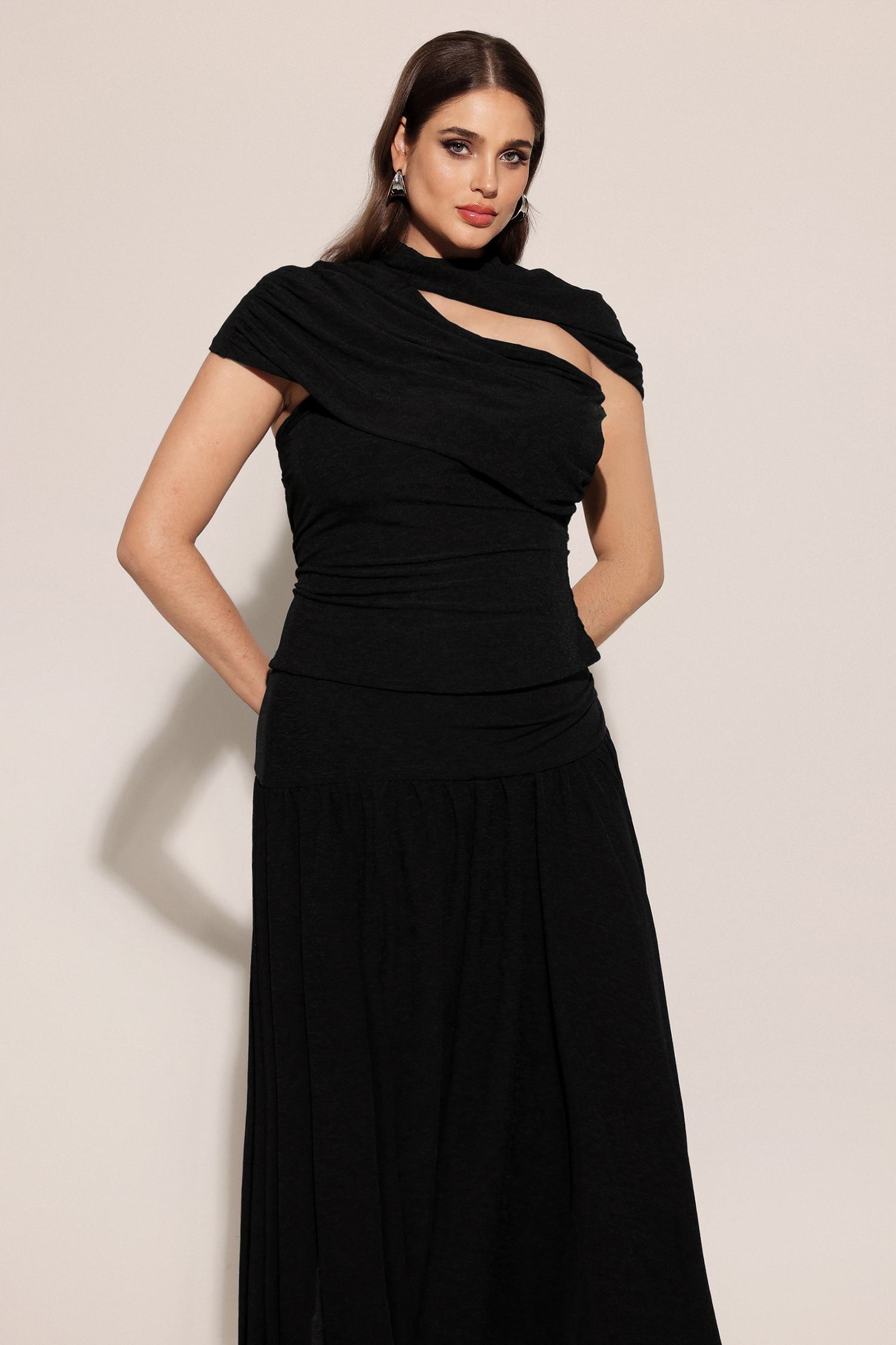 Gaki Short Sleeves Asymmetric Folds Top And Skirt Two-Piece Set