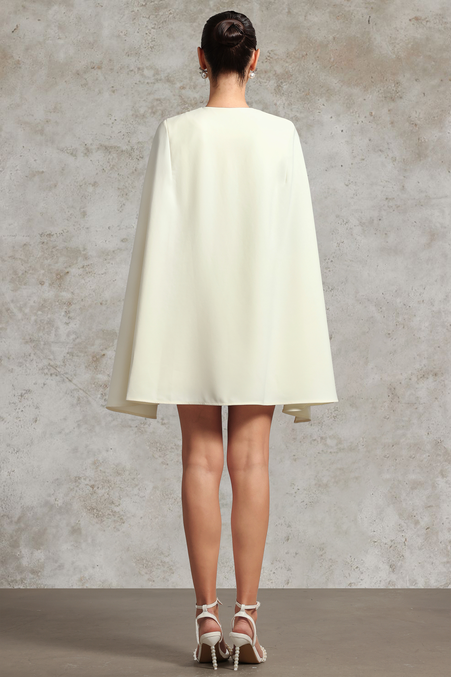 Quincy Tailored Tailored V Neck Long Sleeve Woven Mini Dress